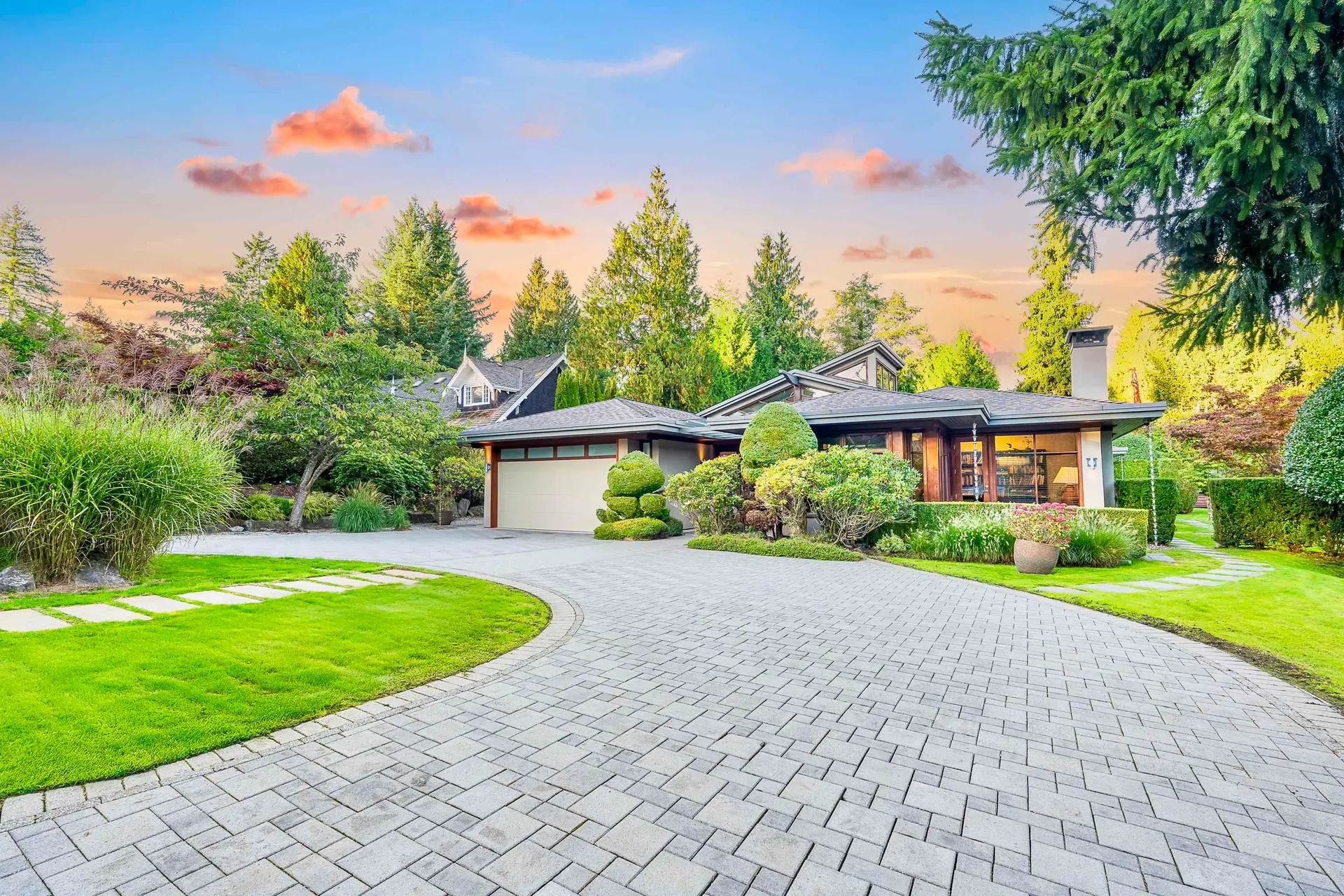 Property at 389 Moyne Drive, West Vancouver, BC