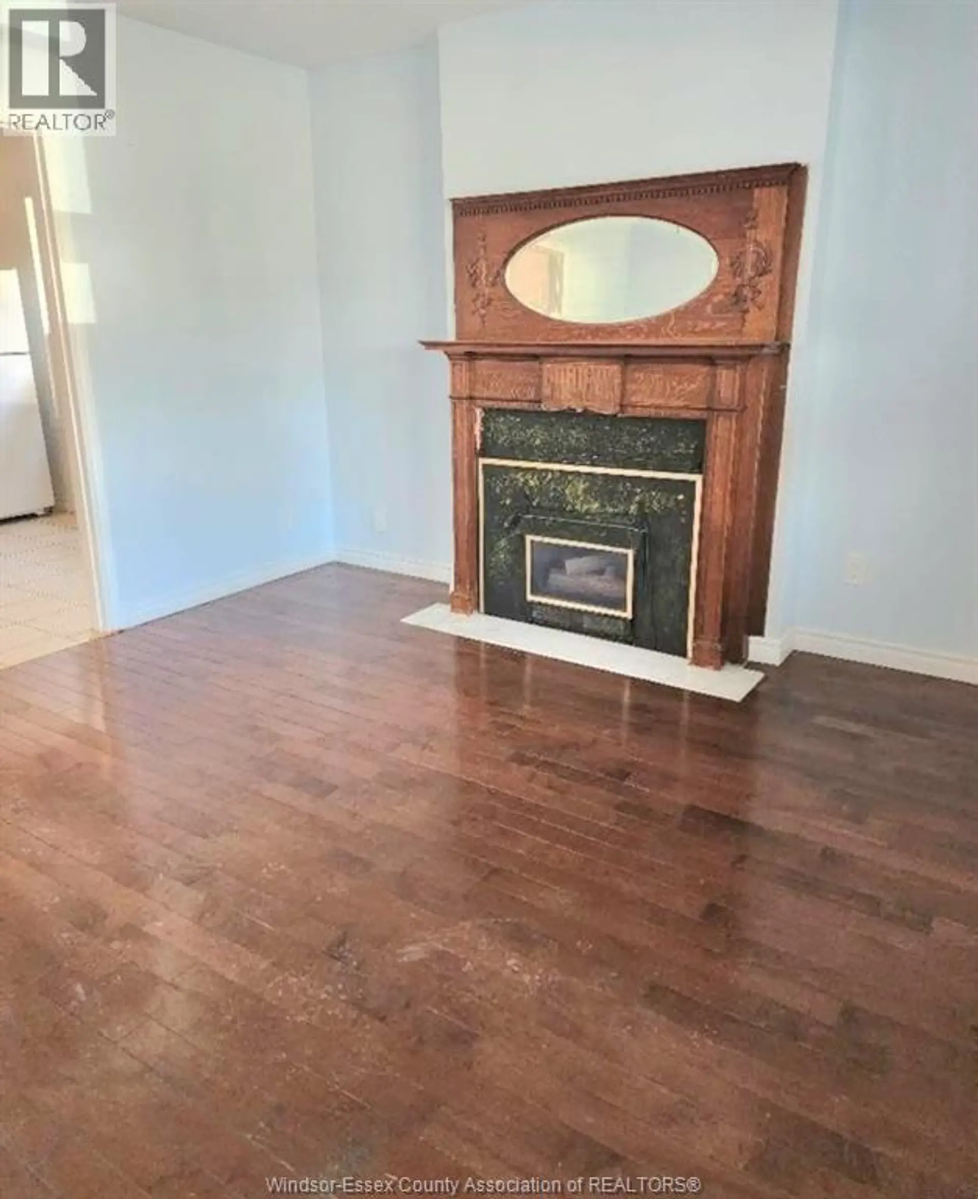 1561 York STREET - Image 2