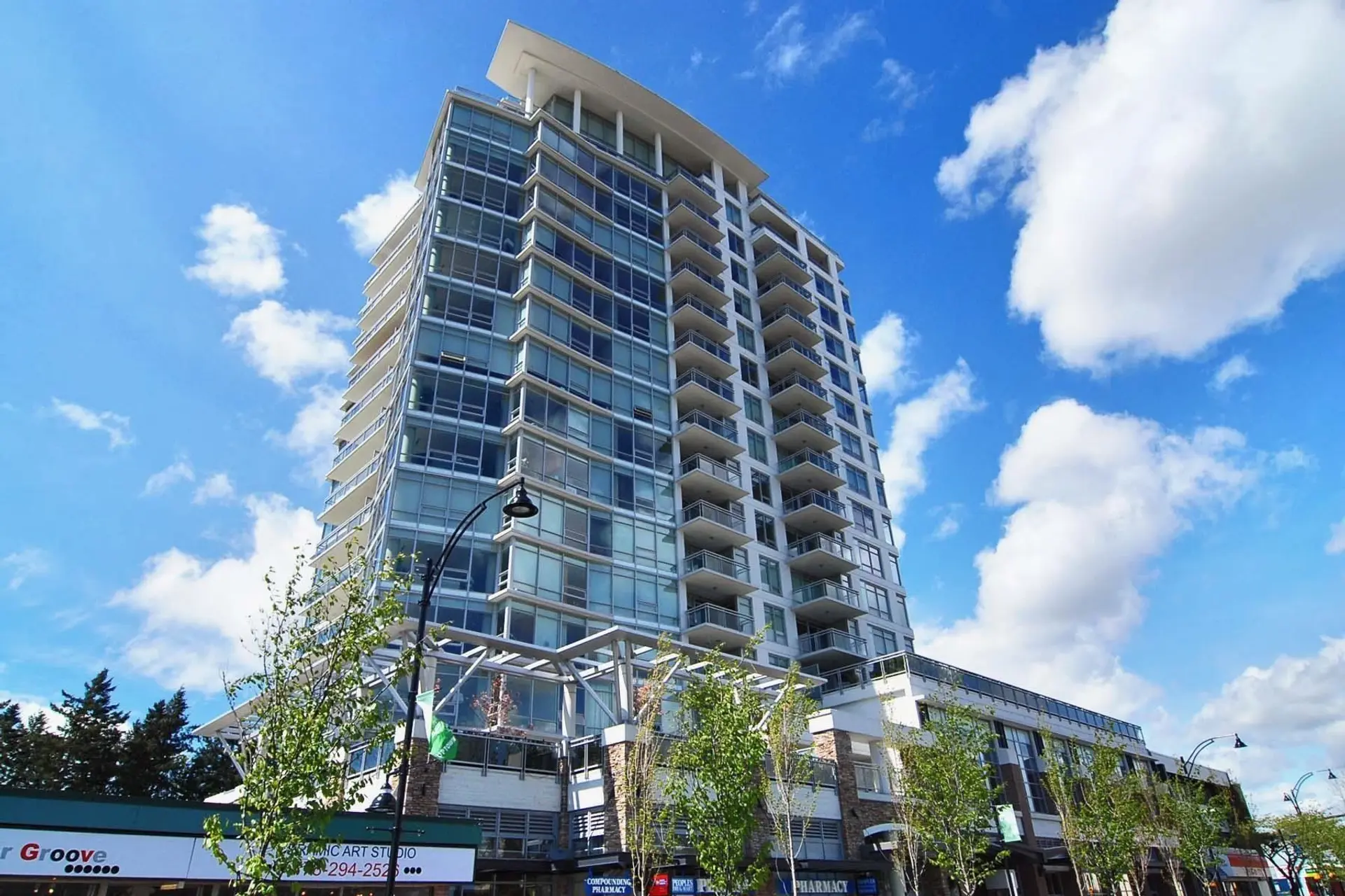 #1406 1473 Johnston Road - Image 2
