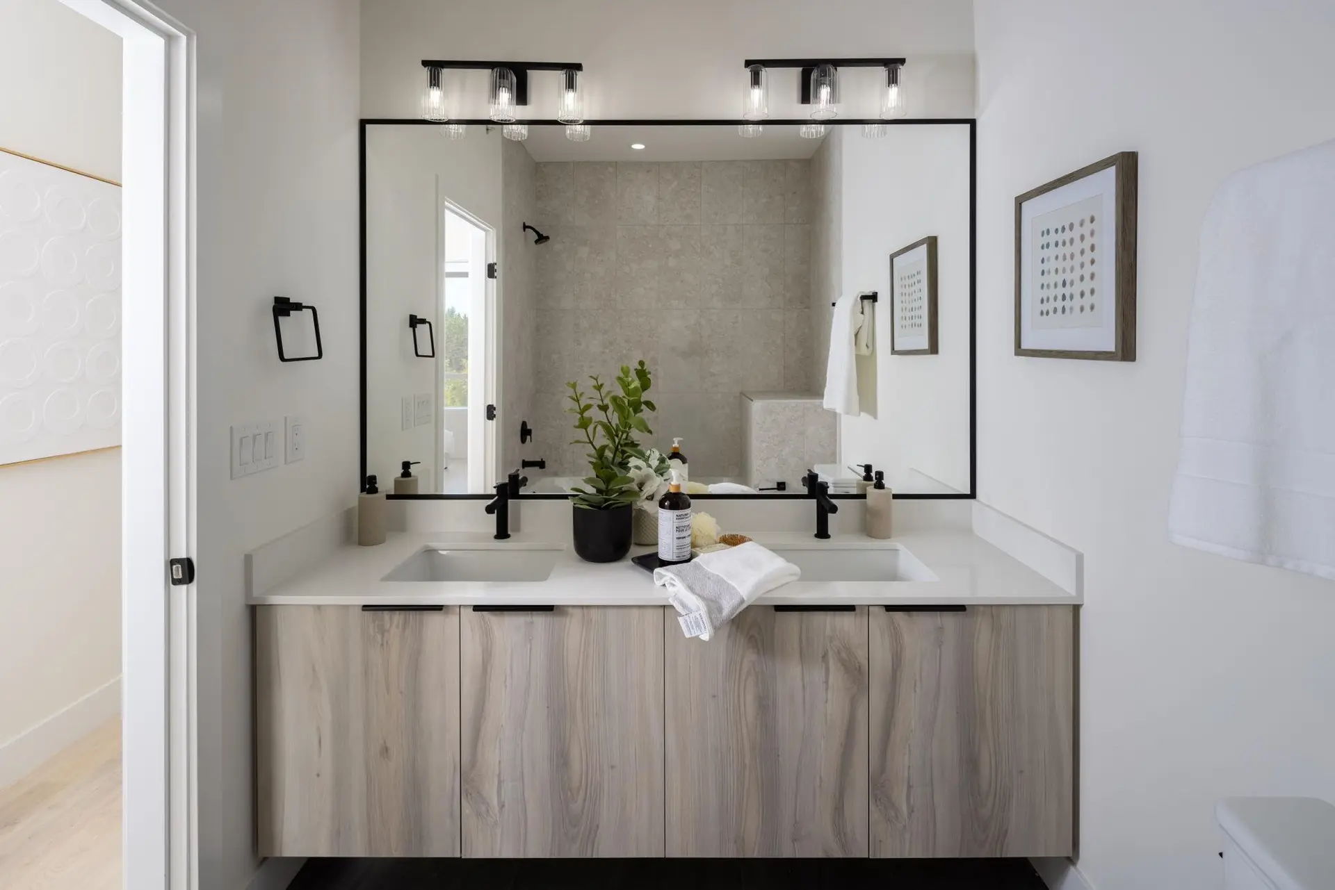 4538 208 Street - Image 12