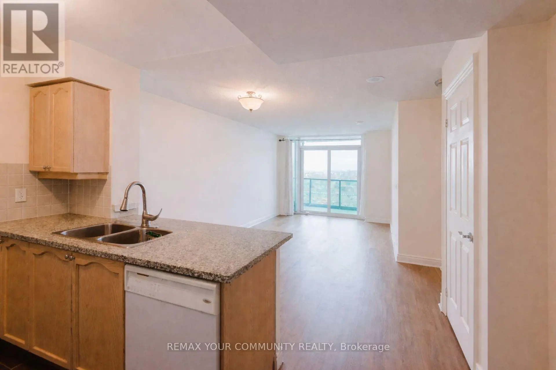 #2510 15 GREENVIEW AVENUE - Image 9
