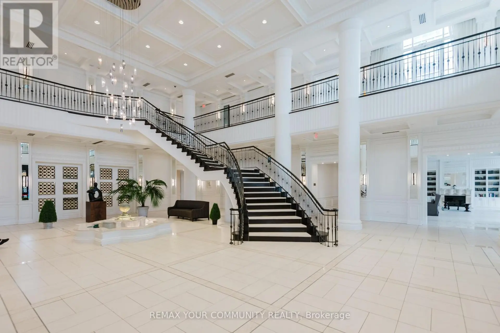 #2510 15 GREENVIEW AVENUE - Image 3