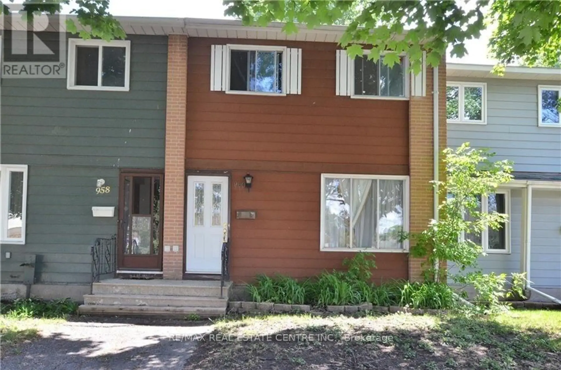 960 MEADOWLANDS DRIVE - Image 1