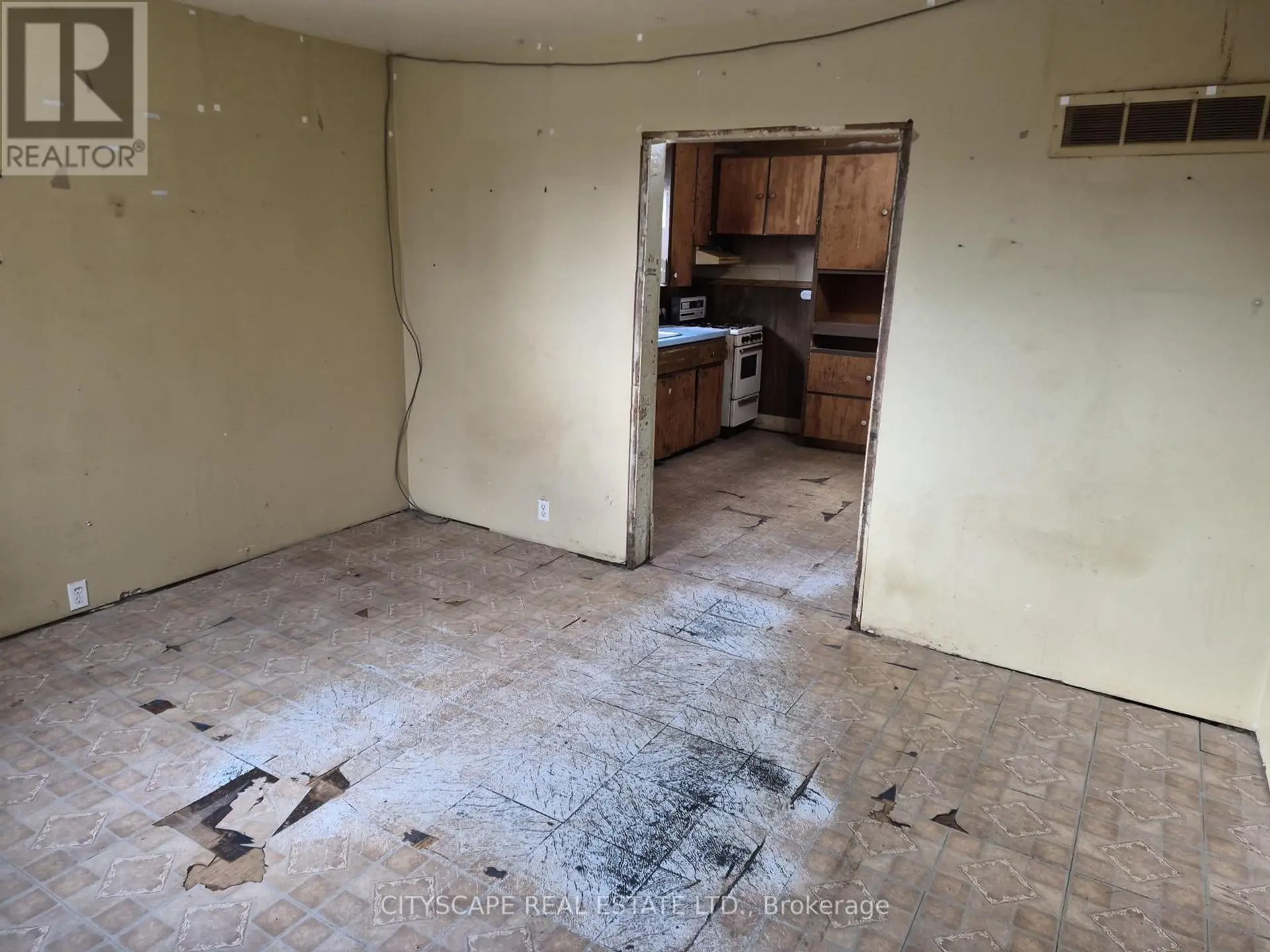 33 GLENWOOD AVENUE - Image 4