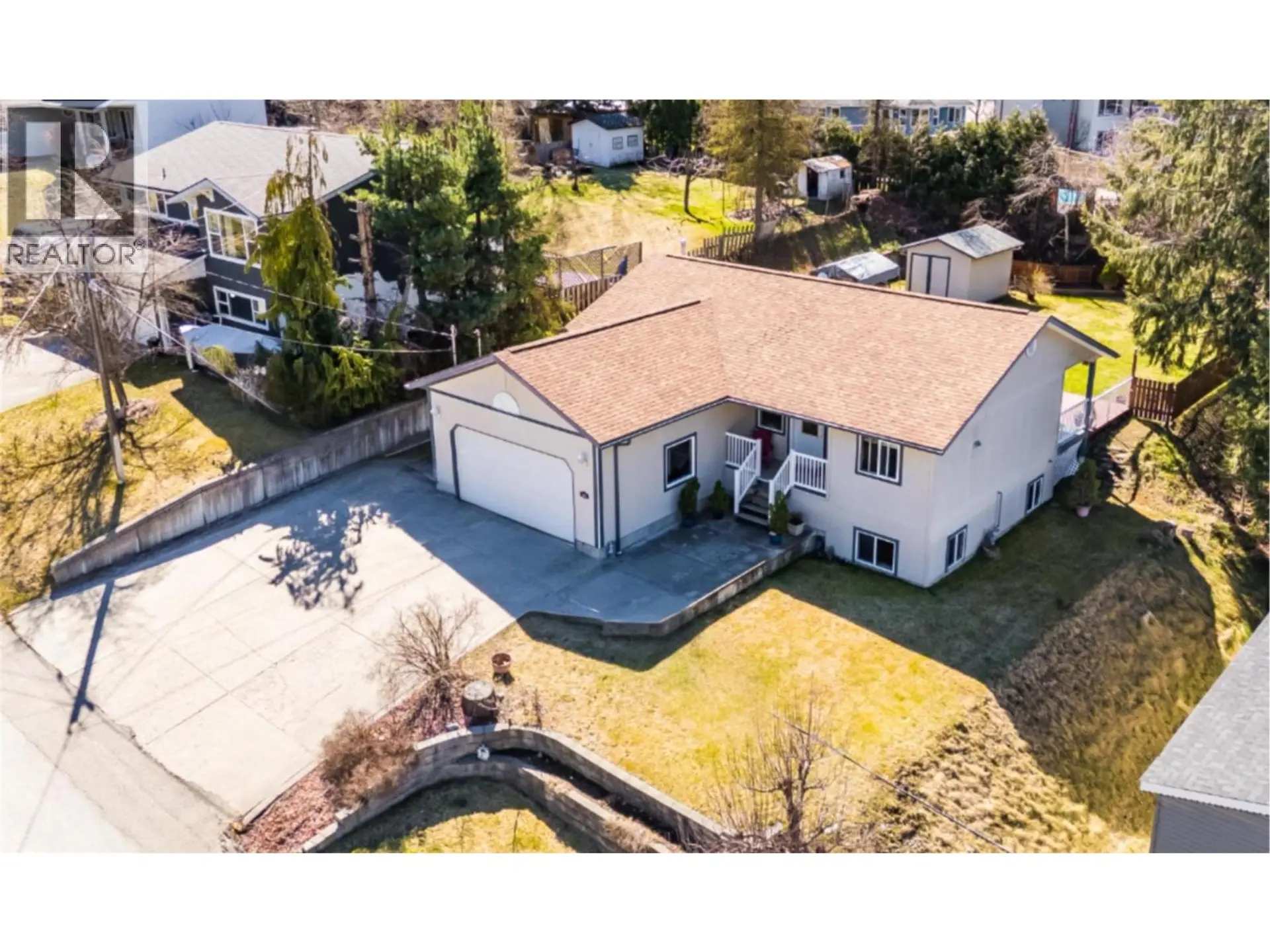 Property at 113 Cedar Avenue, Fruitvale, BC