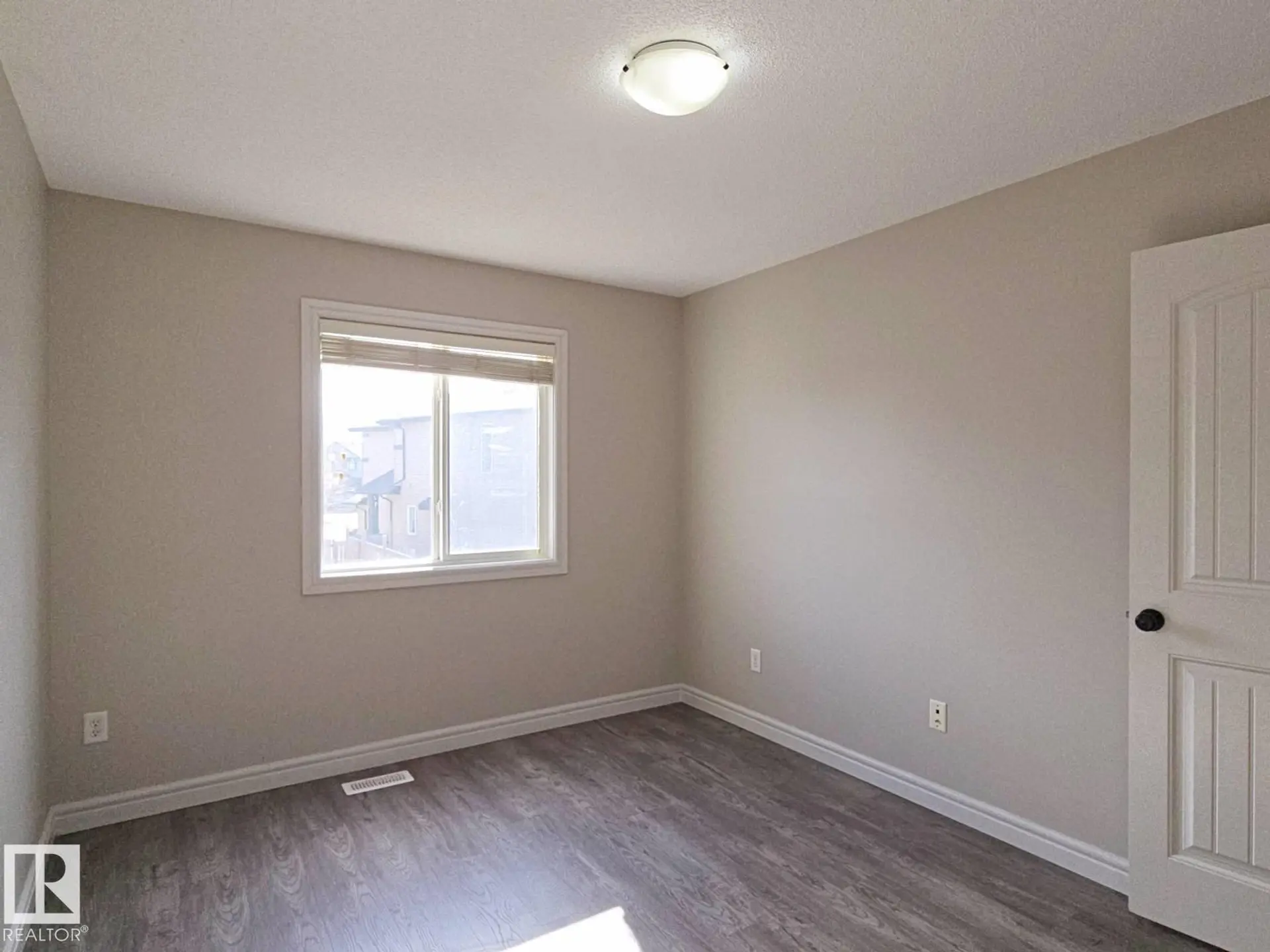 11525 18A AV SW - Image 10