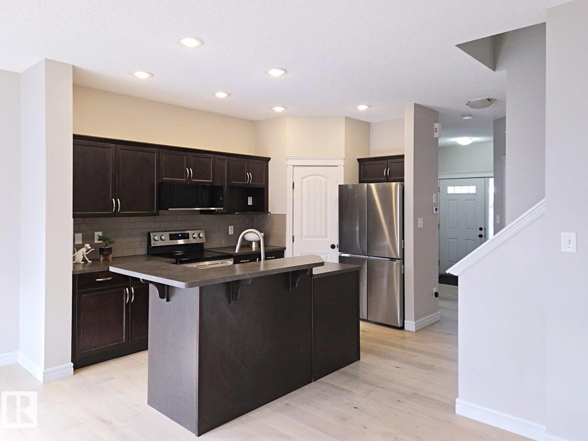 11525 18A AV SW - Image 5