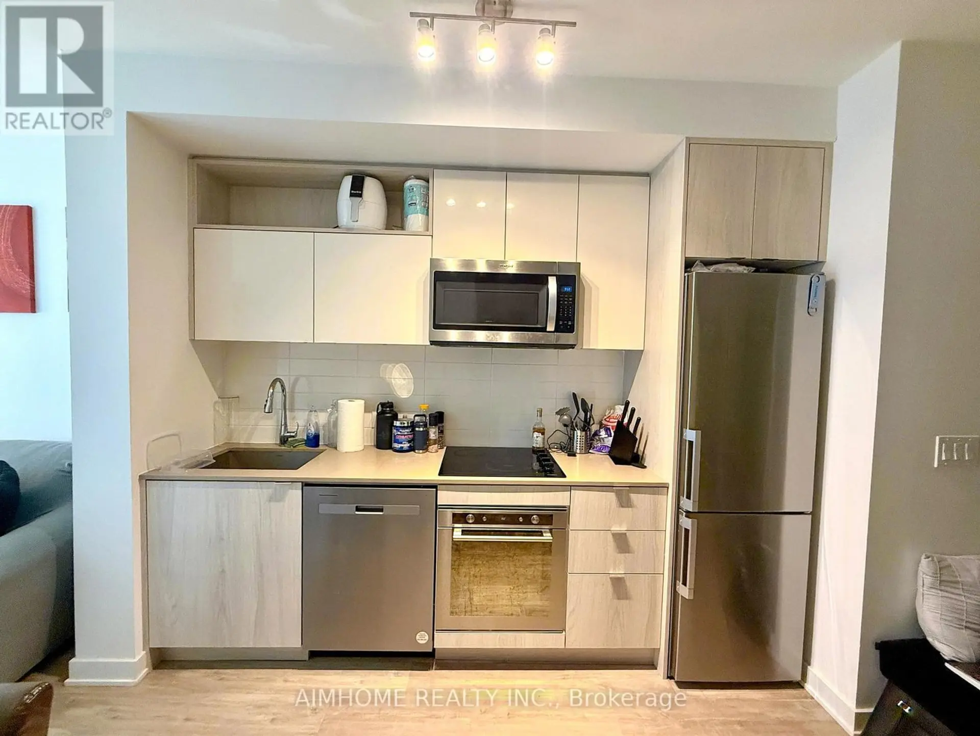 #456 121 LOWER SHERBOURNE STREET - Image 2