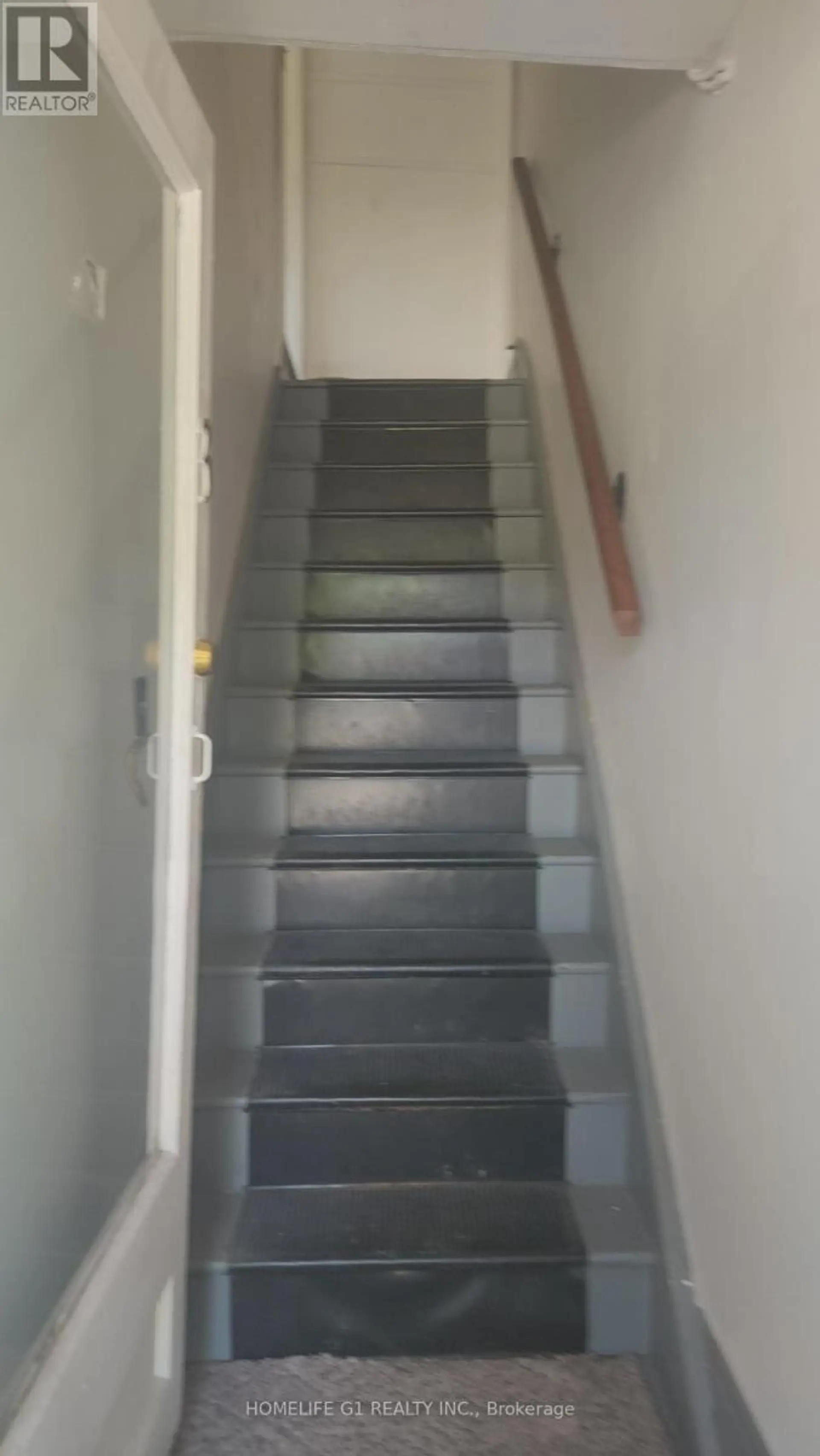 42 RIVERSIDE DRIVE - Image 3