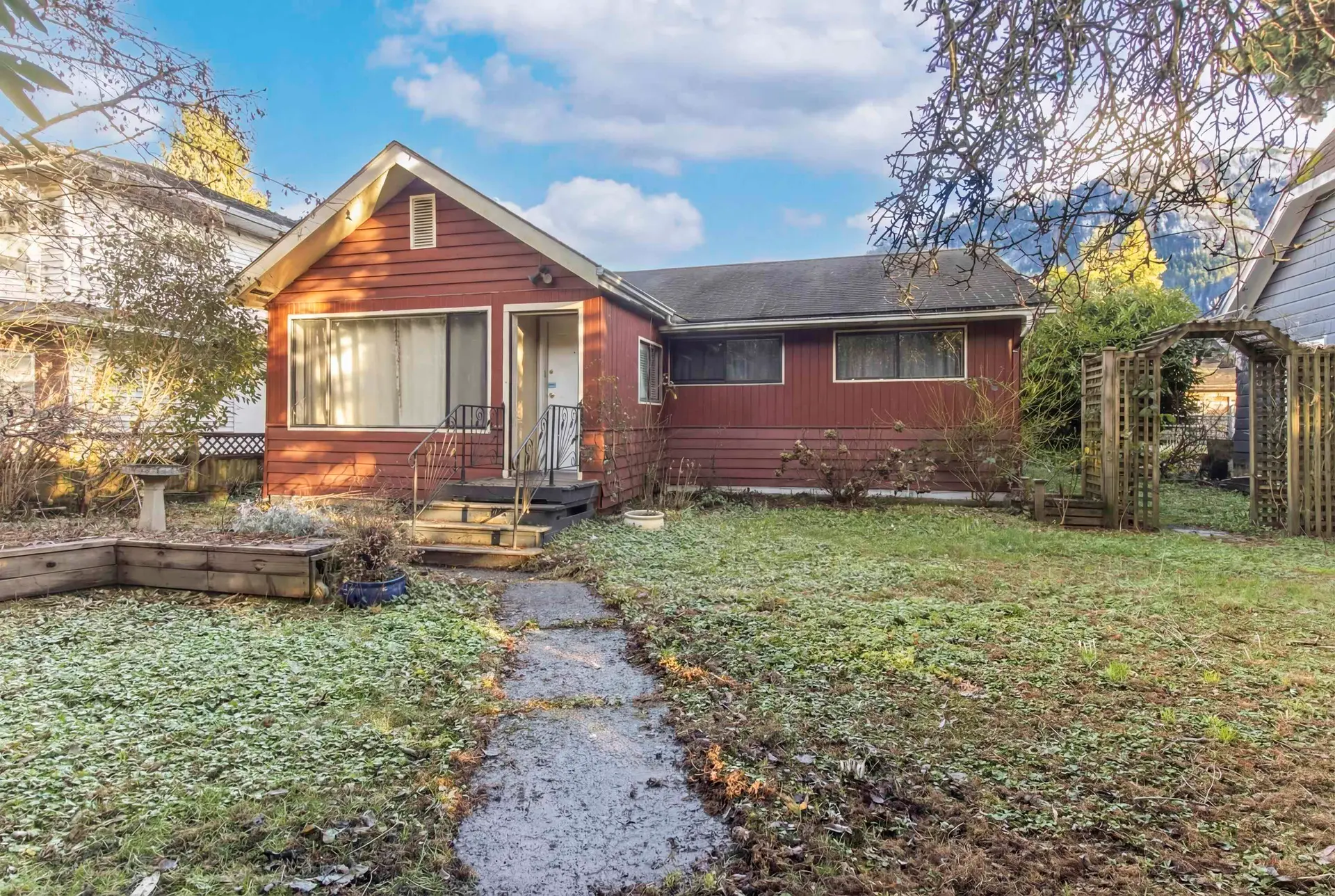 Property at 37970 Fifth Avenue, Squamish, BC