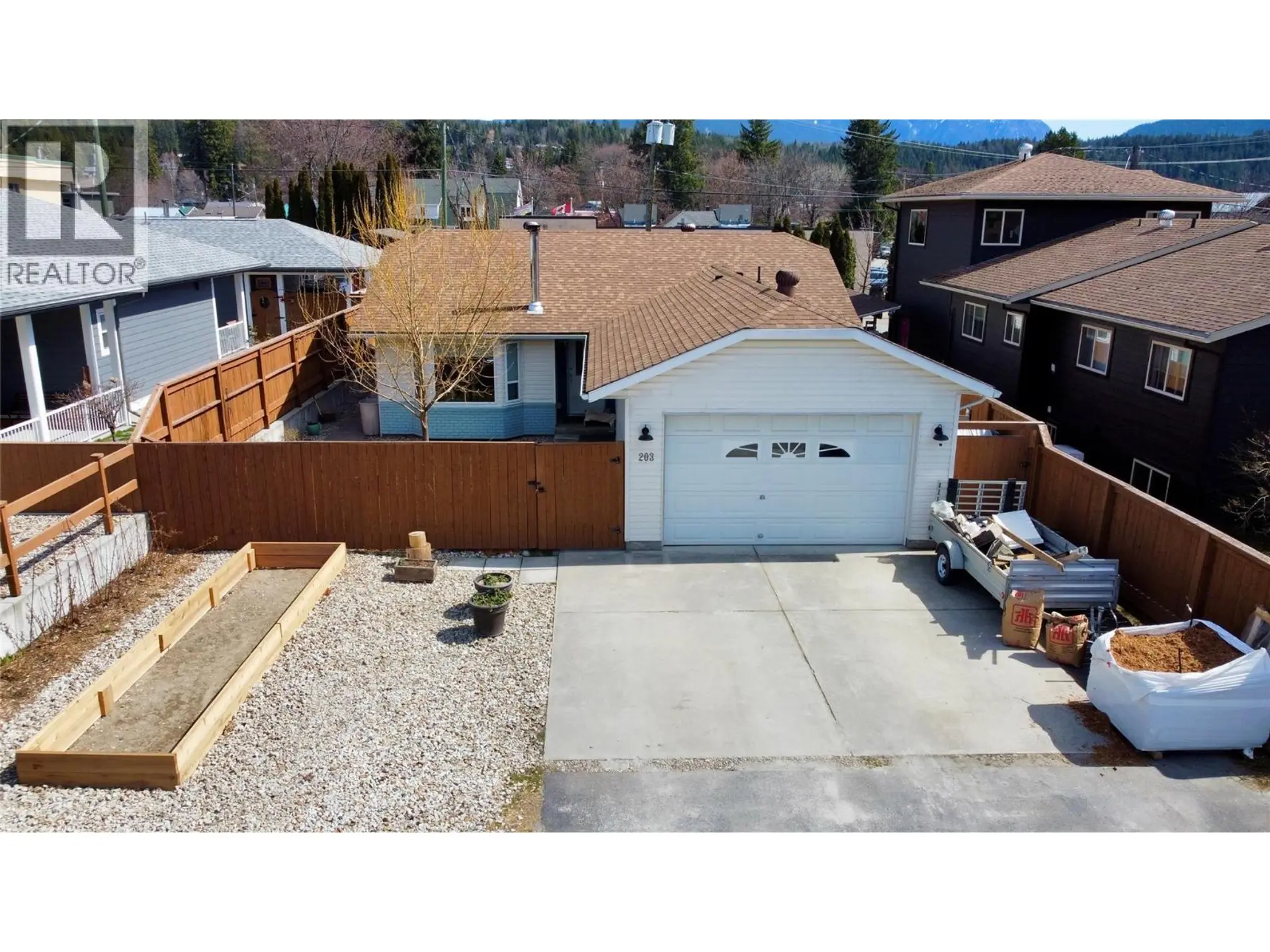 Property at 203 7th Avenue, Nakusp, BC