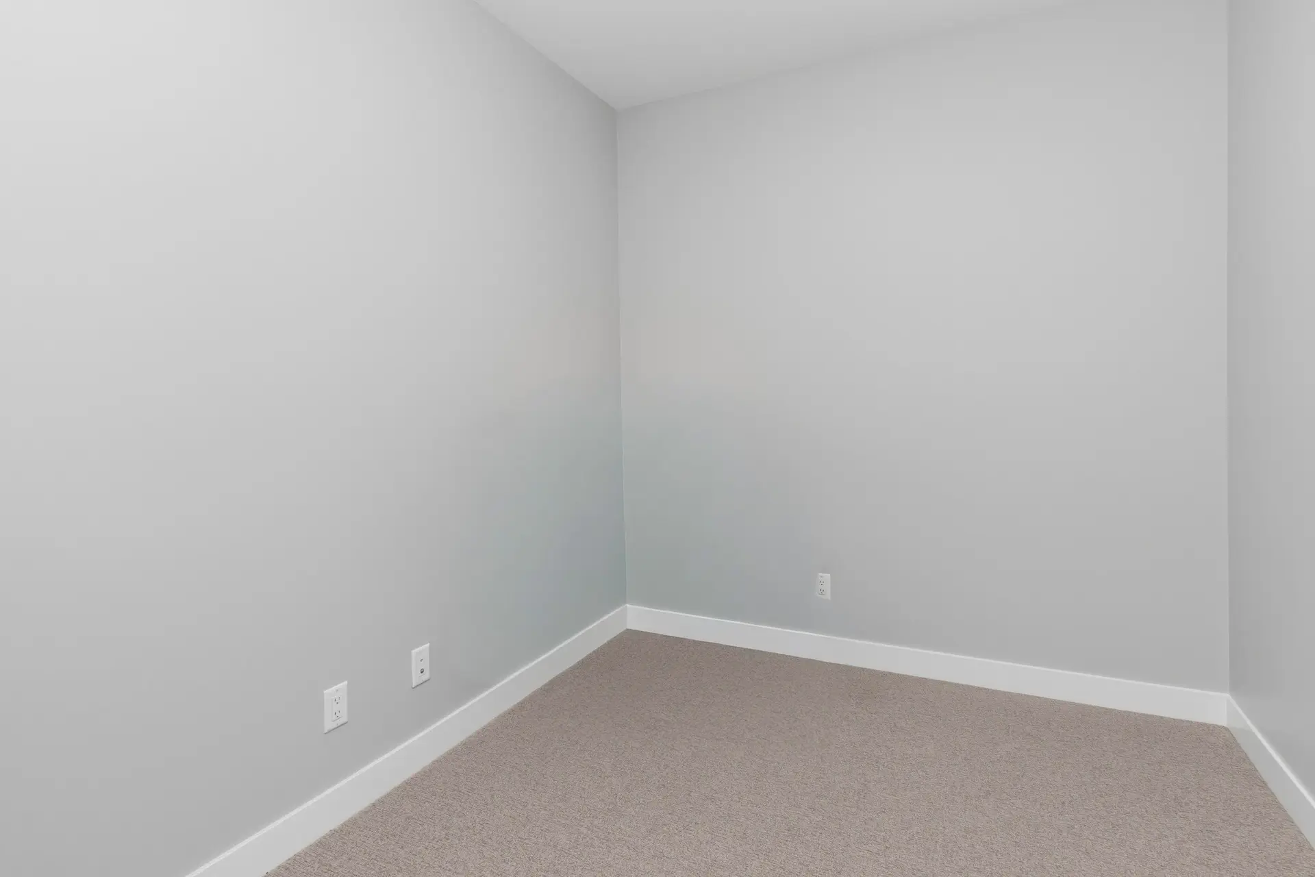 #417 37881 Cleveland Avenue - Image 4