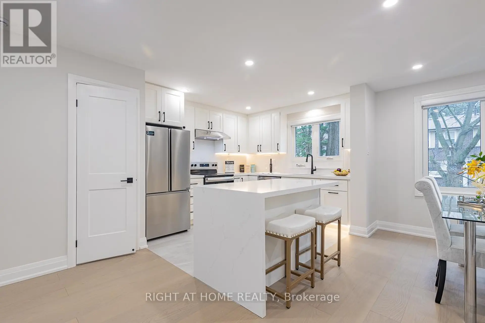#176 160 PALMDALE DRIVE - Image 4