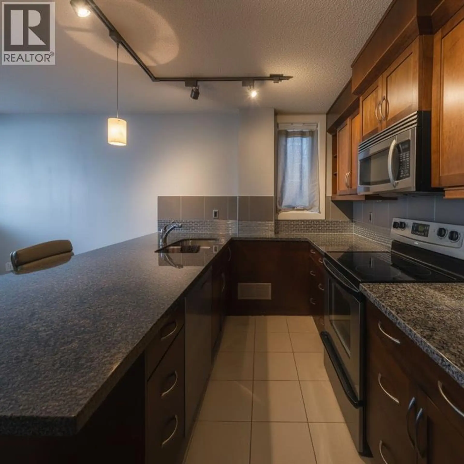 #104 1534 15 AVENUE SW - Image 4