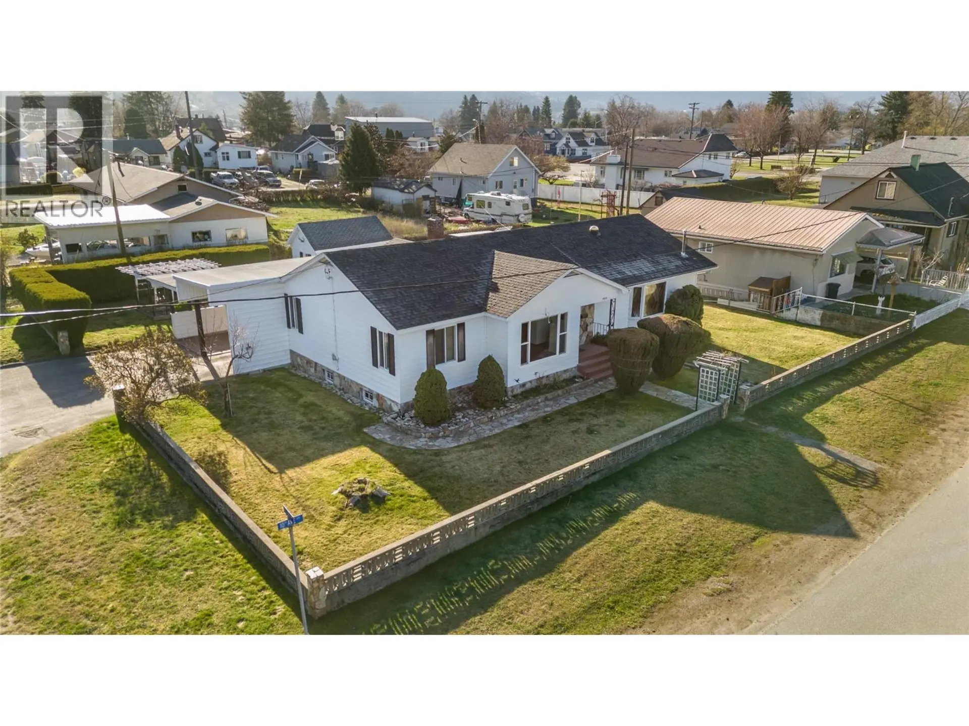 Property at 101 10th Avenue, Castlegar, BC