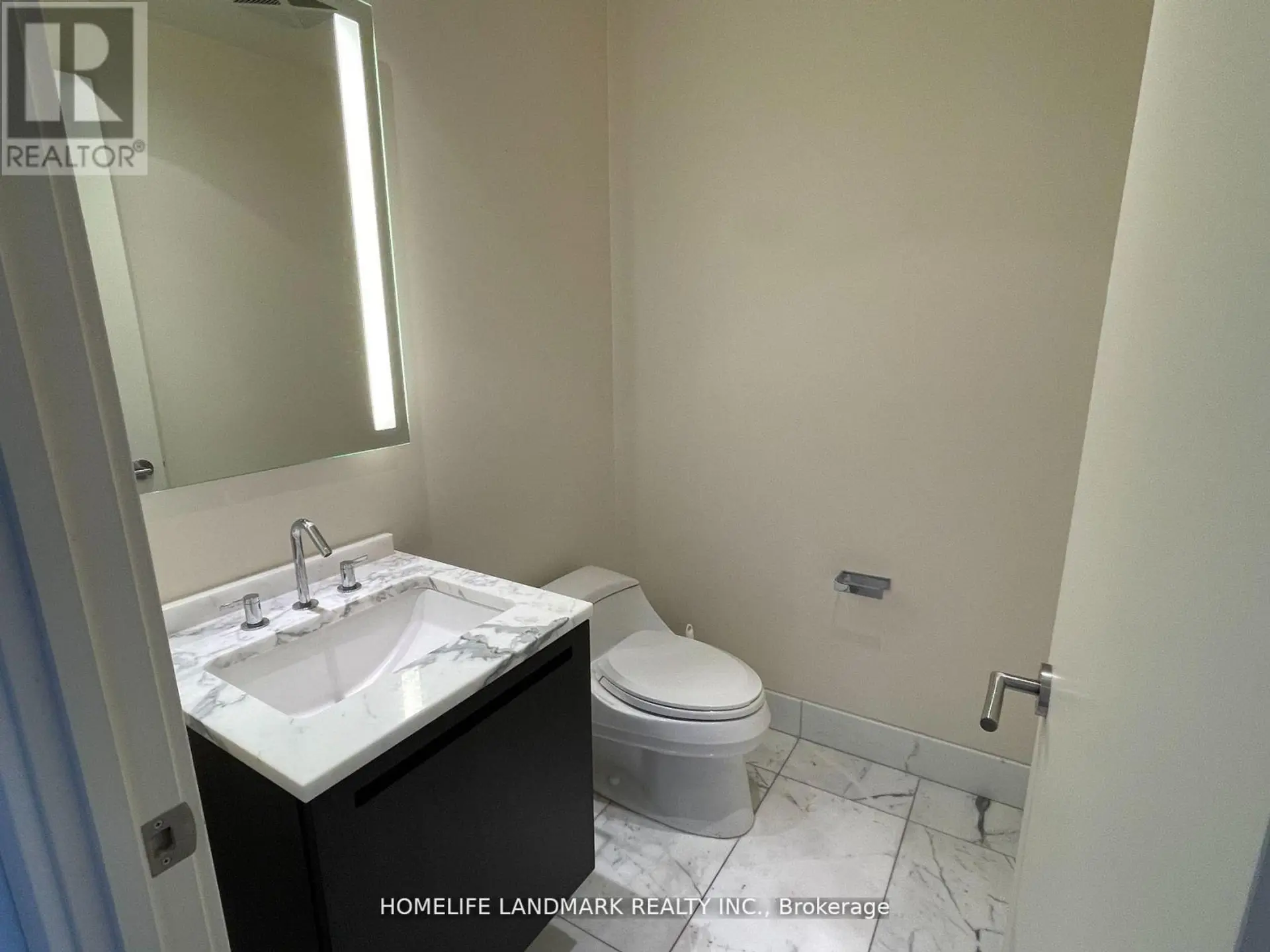 #3801 180 UNIVERSITY AVENUE - Image 3