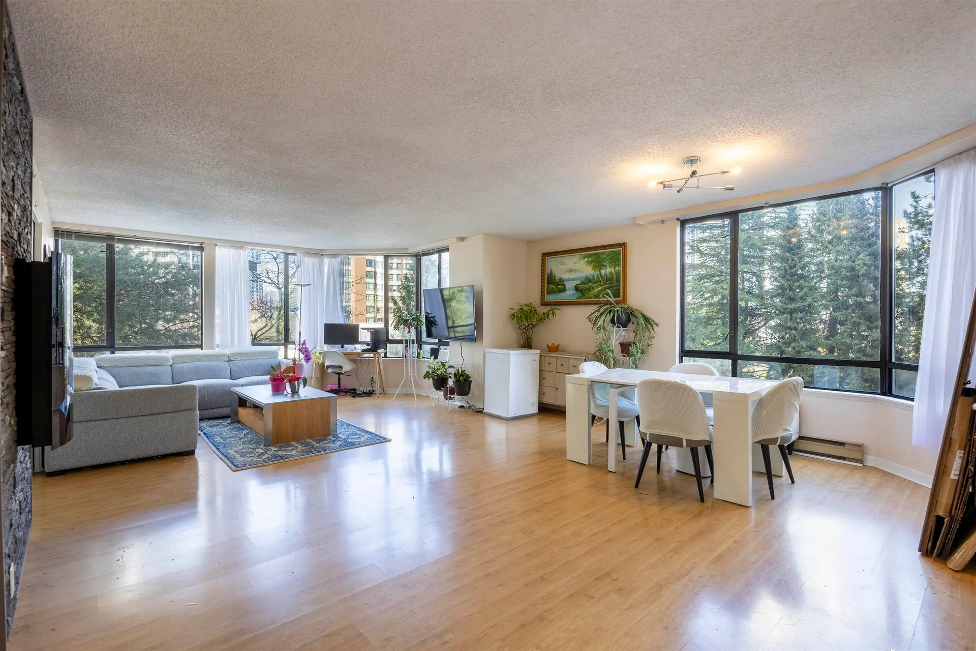 #502 6282 Kathleen Avenue - Image 3