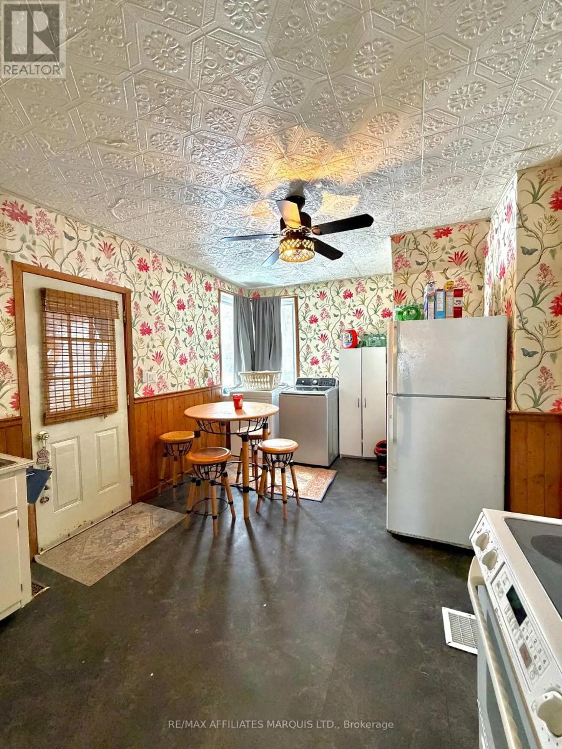 37 MAIN STREET - Image 7