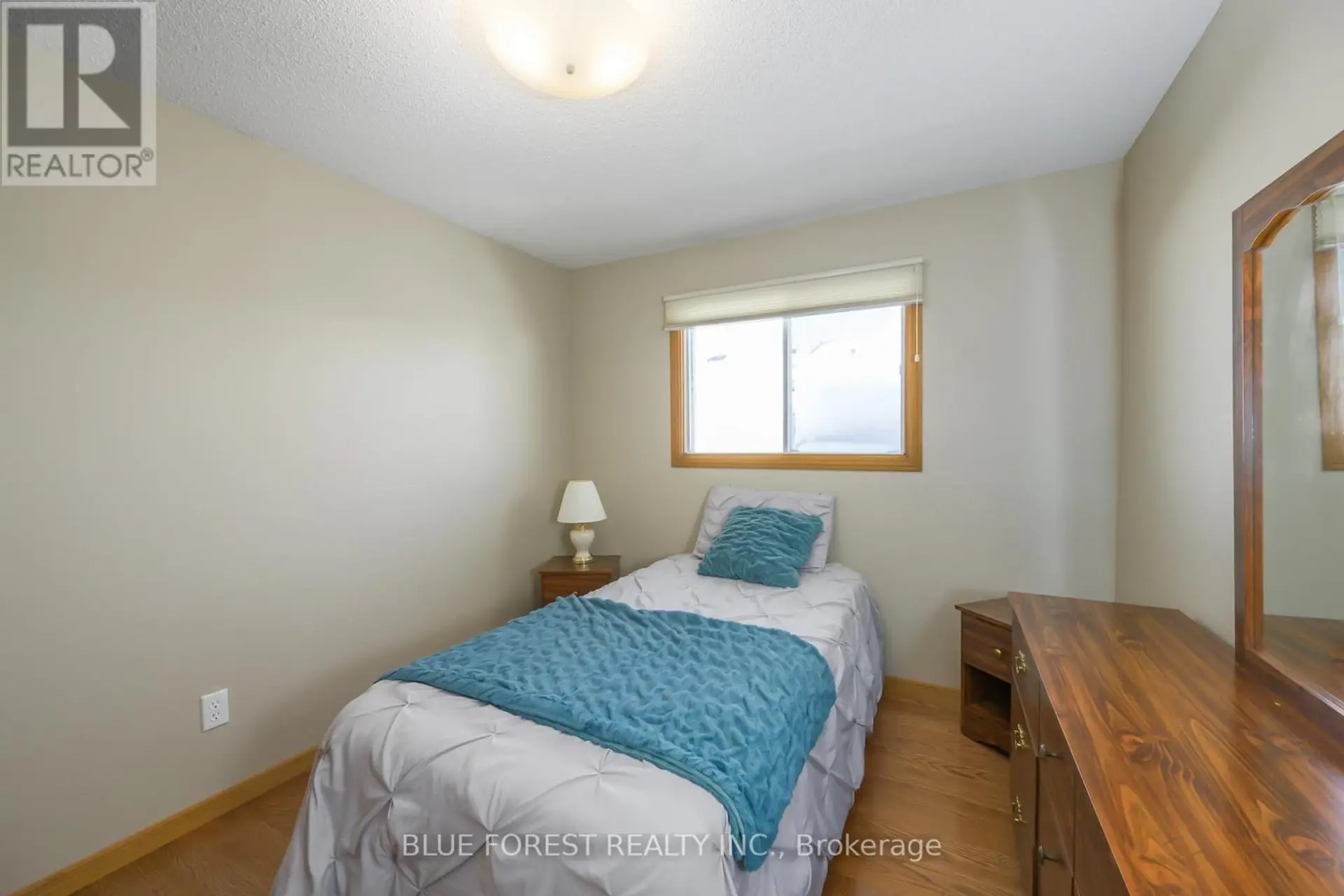 36 GOLFDALE CRESCENT - Image 12