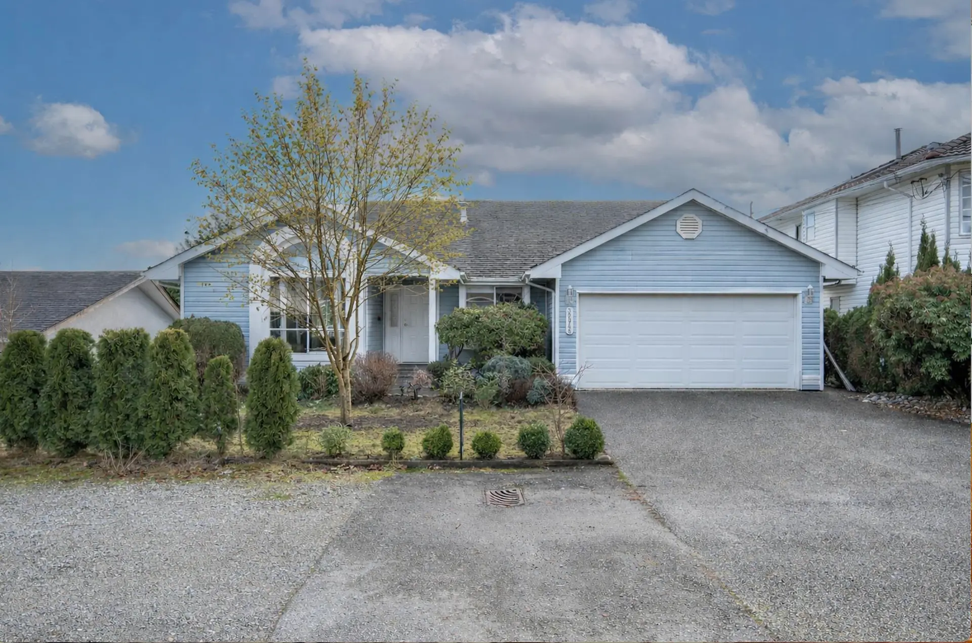 Property at 32948 10th Avenue, Mission, BC