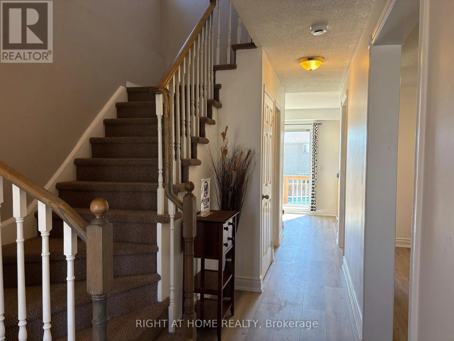 13 GOLDS CRESCENT - Image 2