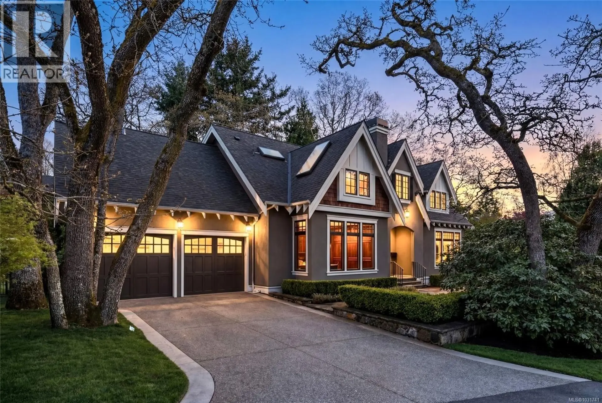 Property at 2096 Falkland Pl, Oak Bay, BC