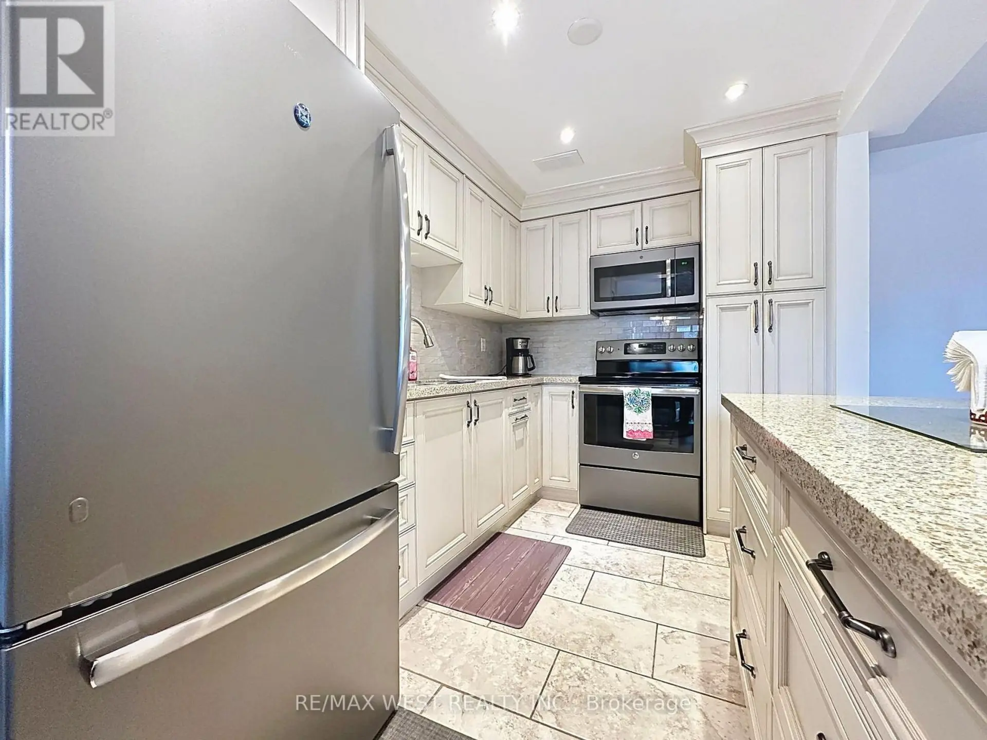 #206 800 KENNEDY ROAD - Image 8