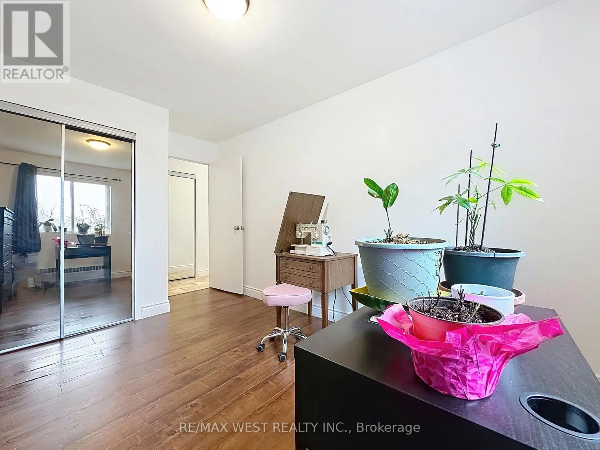 #206 800 KENNEDY ROAD - Image 19