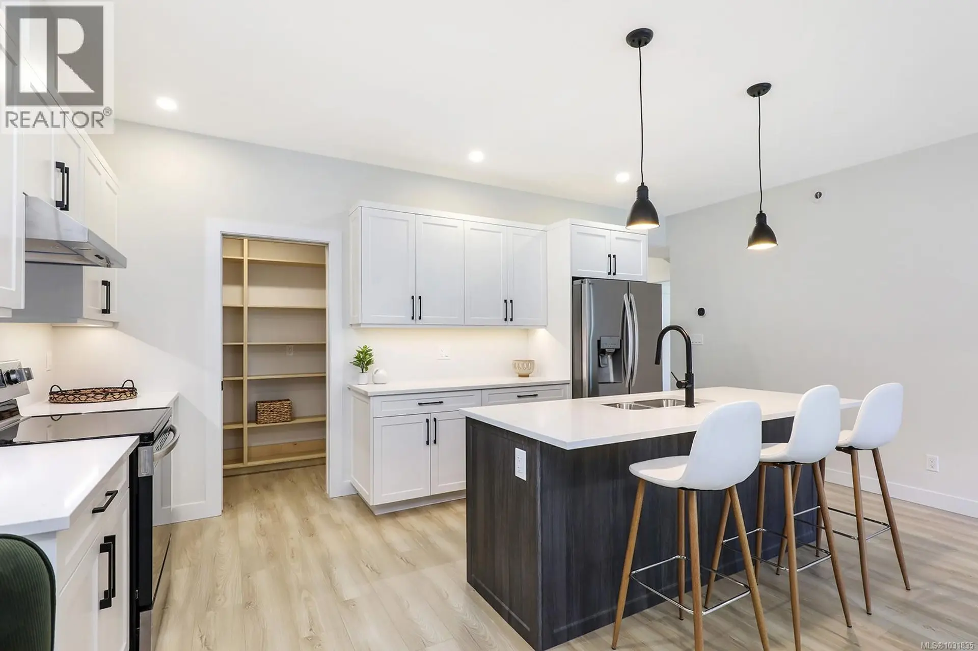 #16 1505 Croation Rd - Image 3
