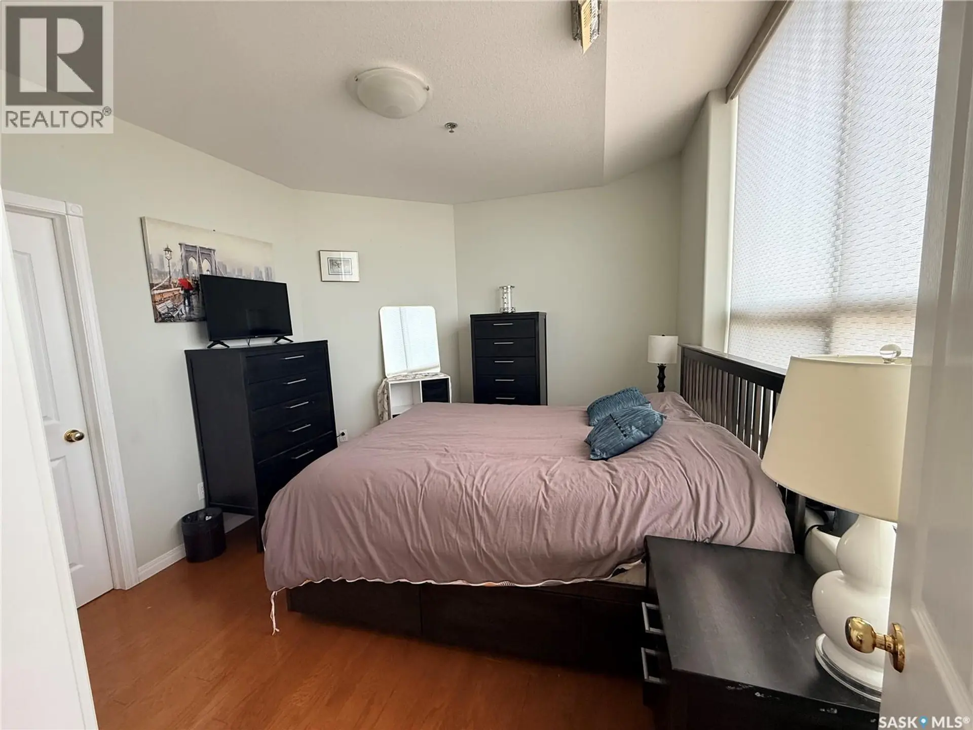 #1207 1901 Victoria AVENUE - Image 11