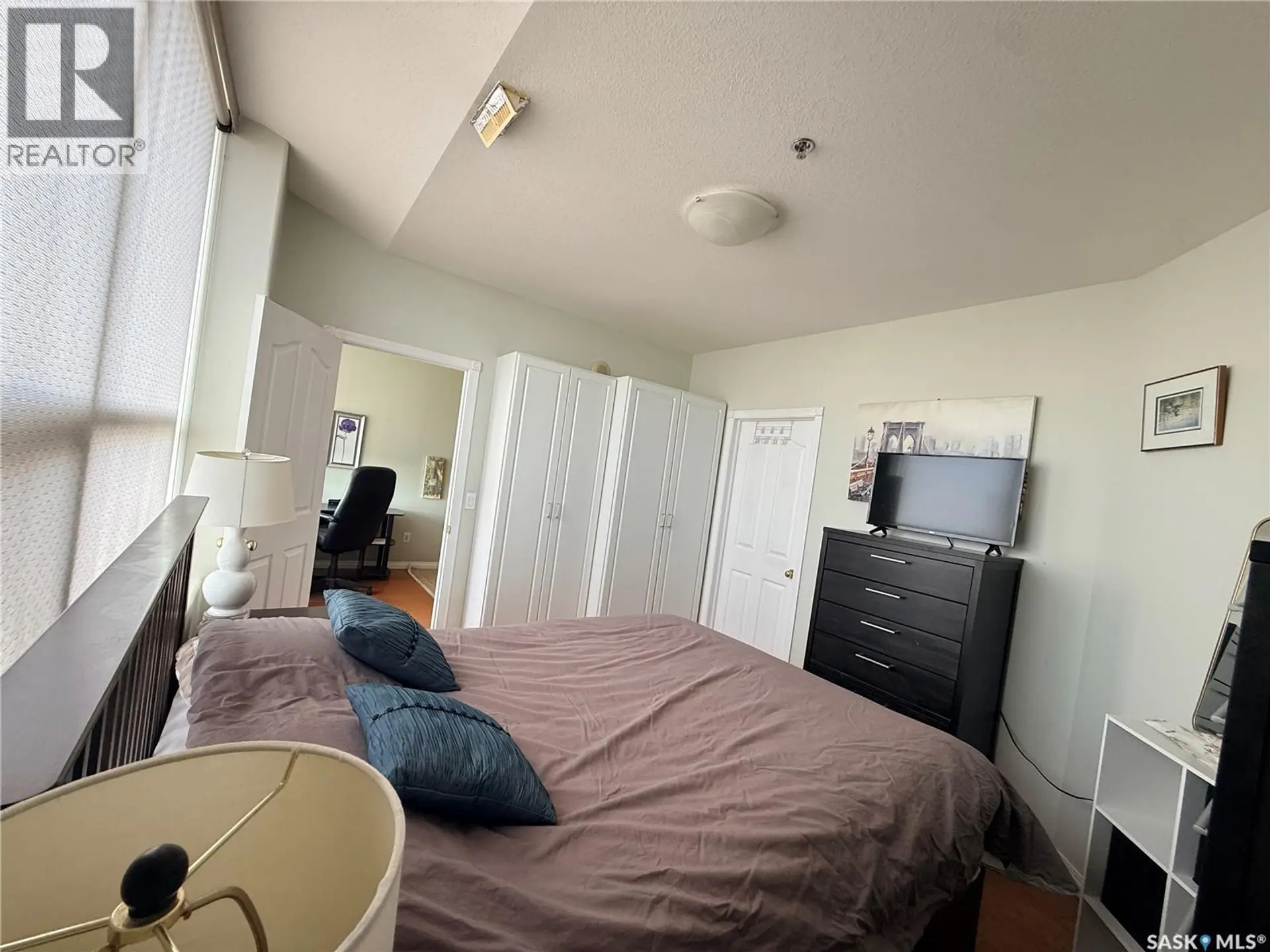 #1207 1901 Victoria AVENUE - Image 12