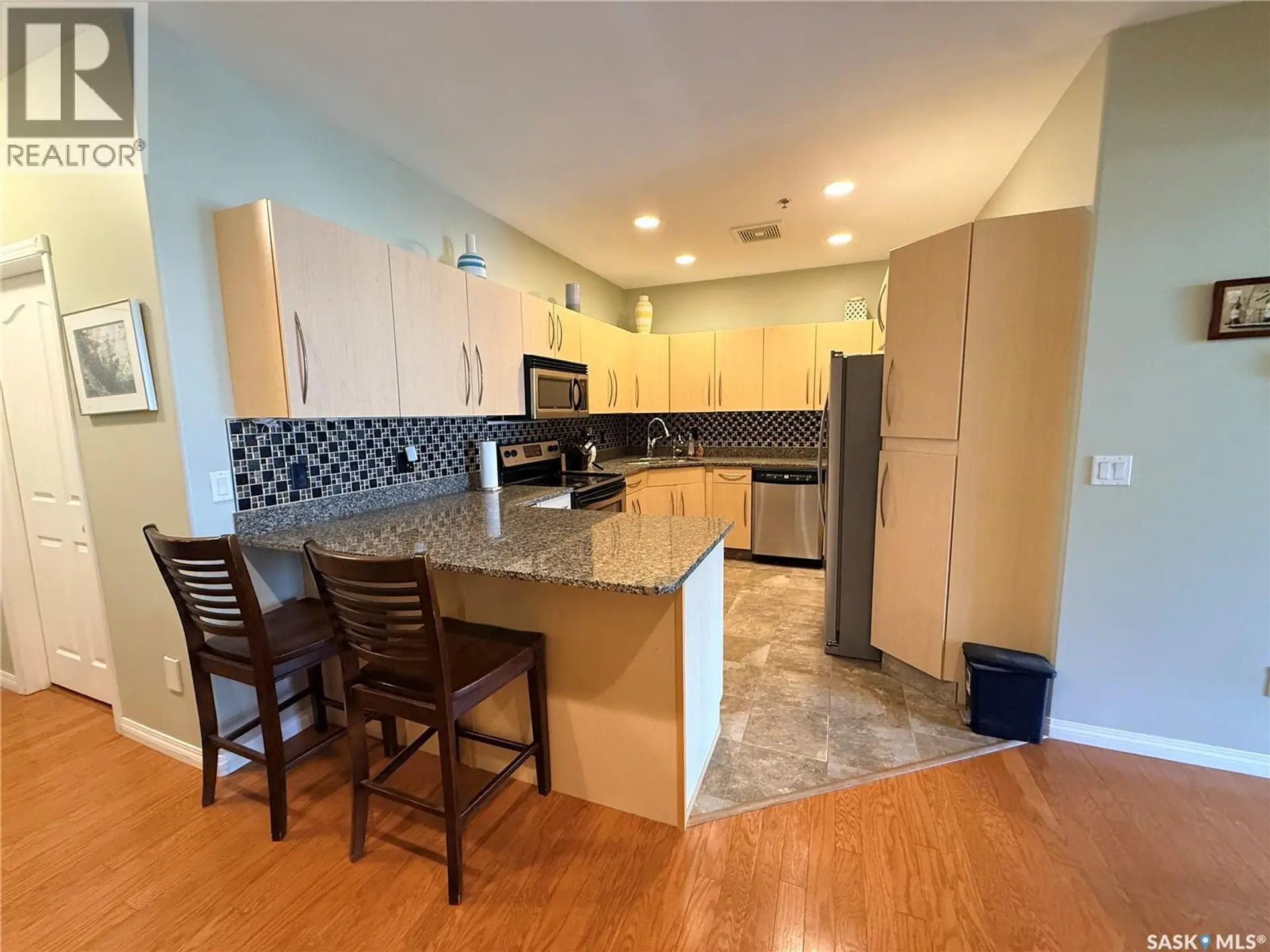 #1207 1901 Victoria AVENUE - Image 4