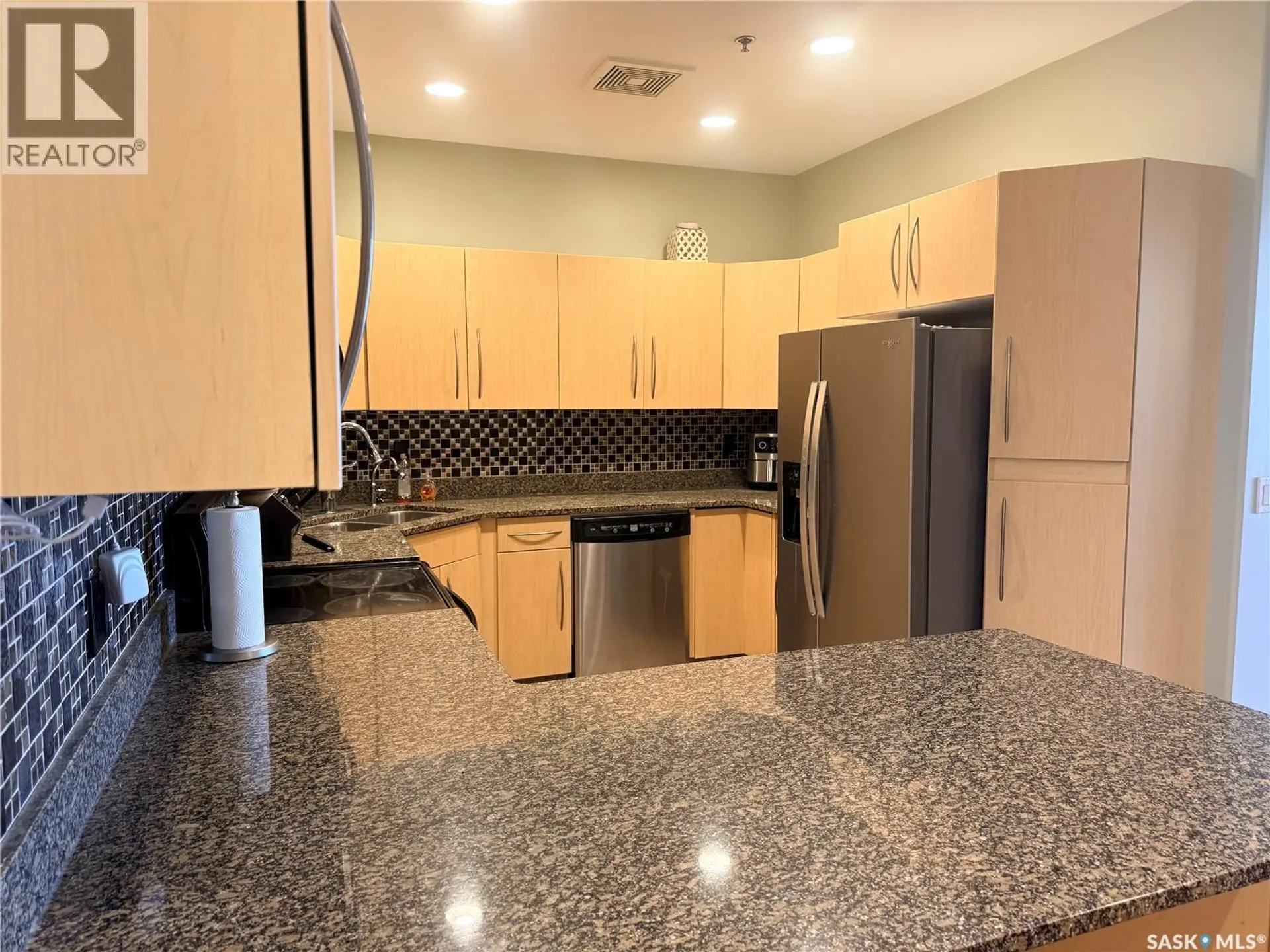 #1207 1901 Victoria AVENUE - Image 5