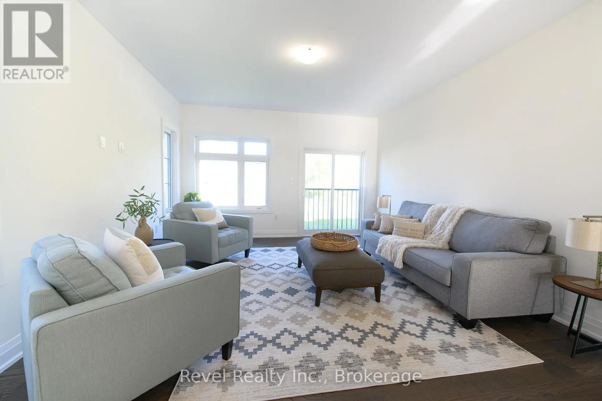 43 JOANNE CRESCENT - Image 3