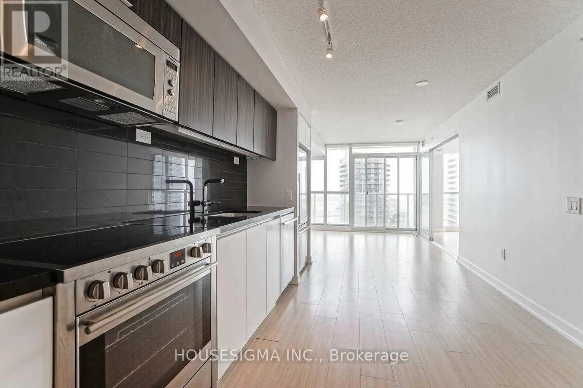 #2503 85 QUEENS WHARF ROAD - Image 4