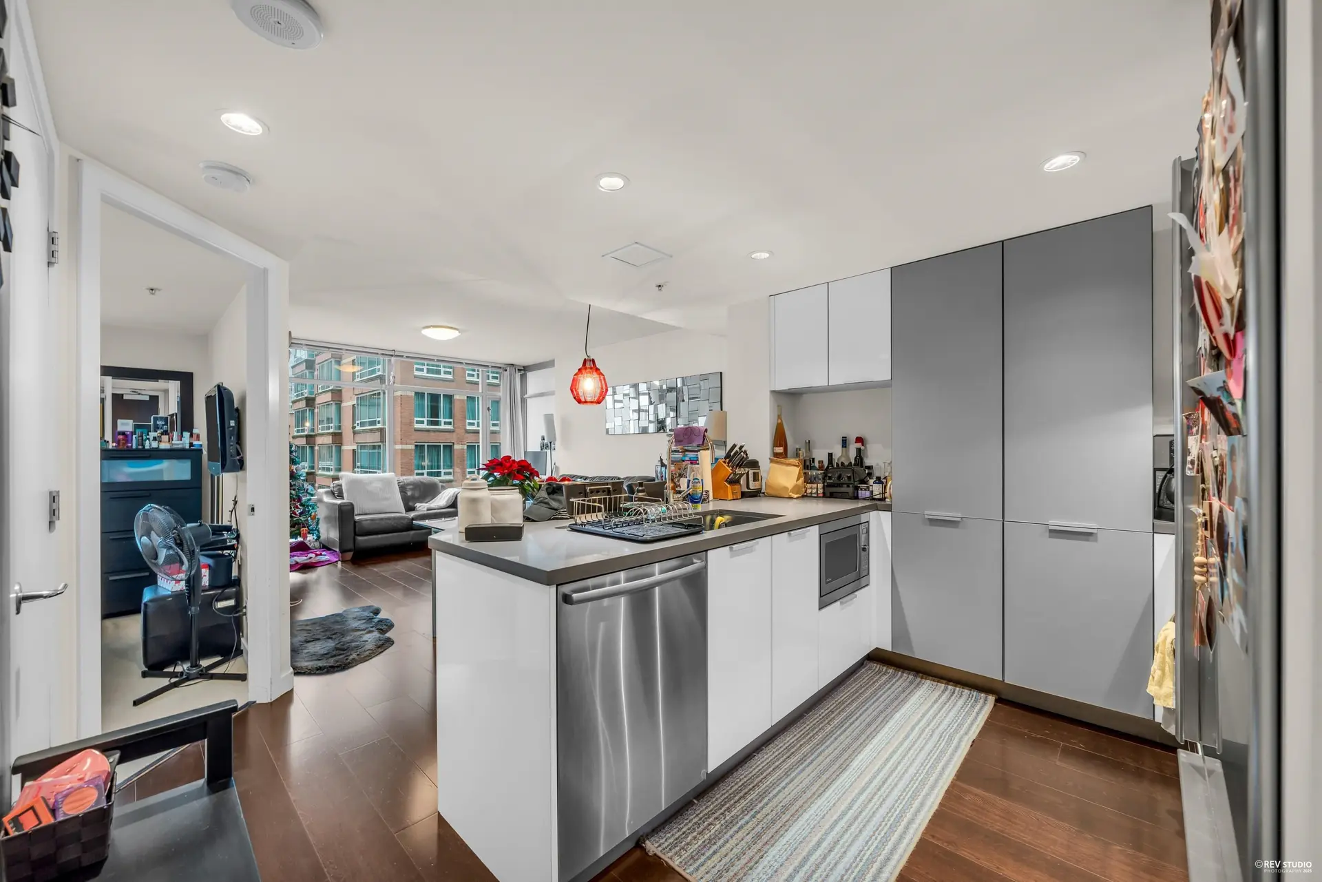 #803 788 Richards Street - Image 4