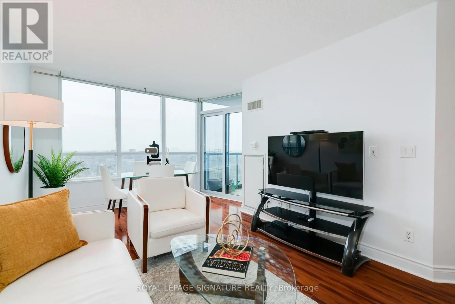 #2408 15 GREENVIEW AVENUE - Image 4
