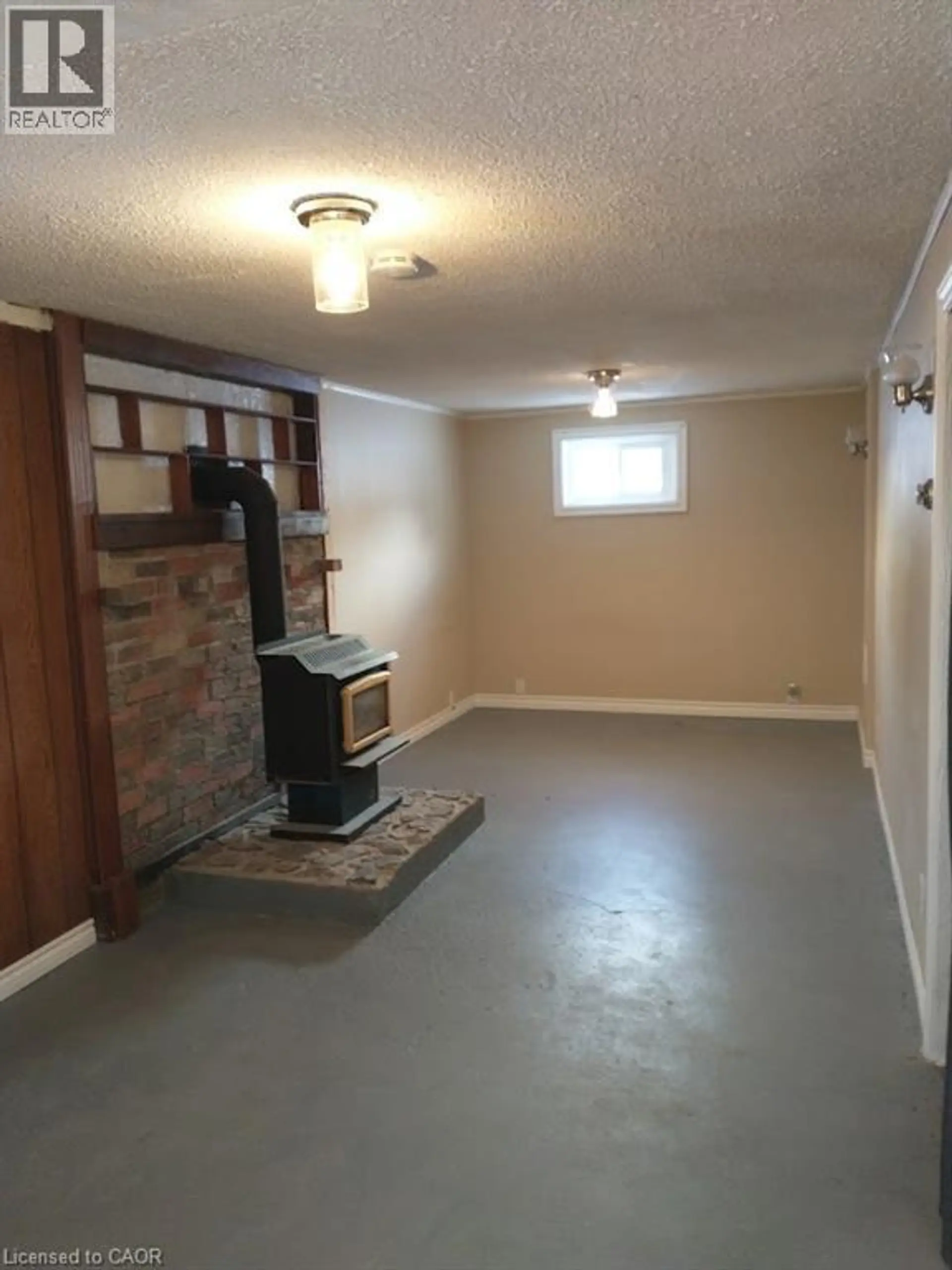 71 NICKOLAS Crescent - Image 2