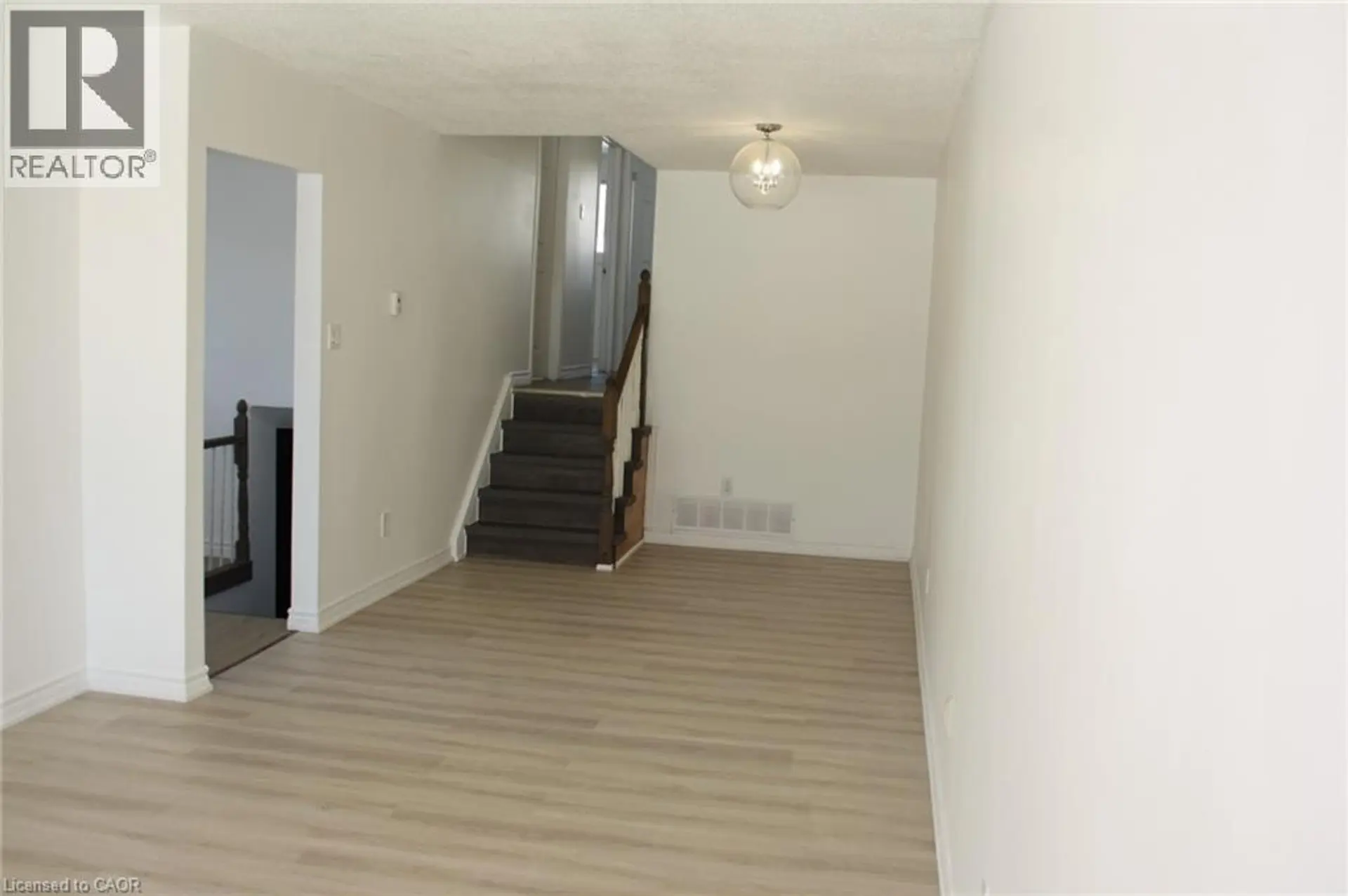 71 NICKOLAS Crescent - Image 7