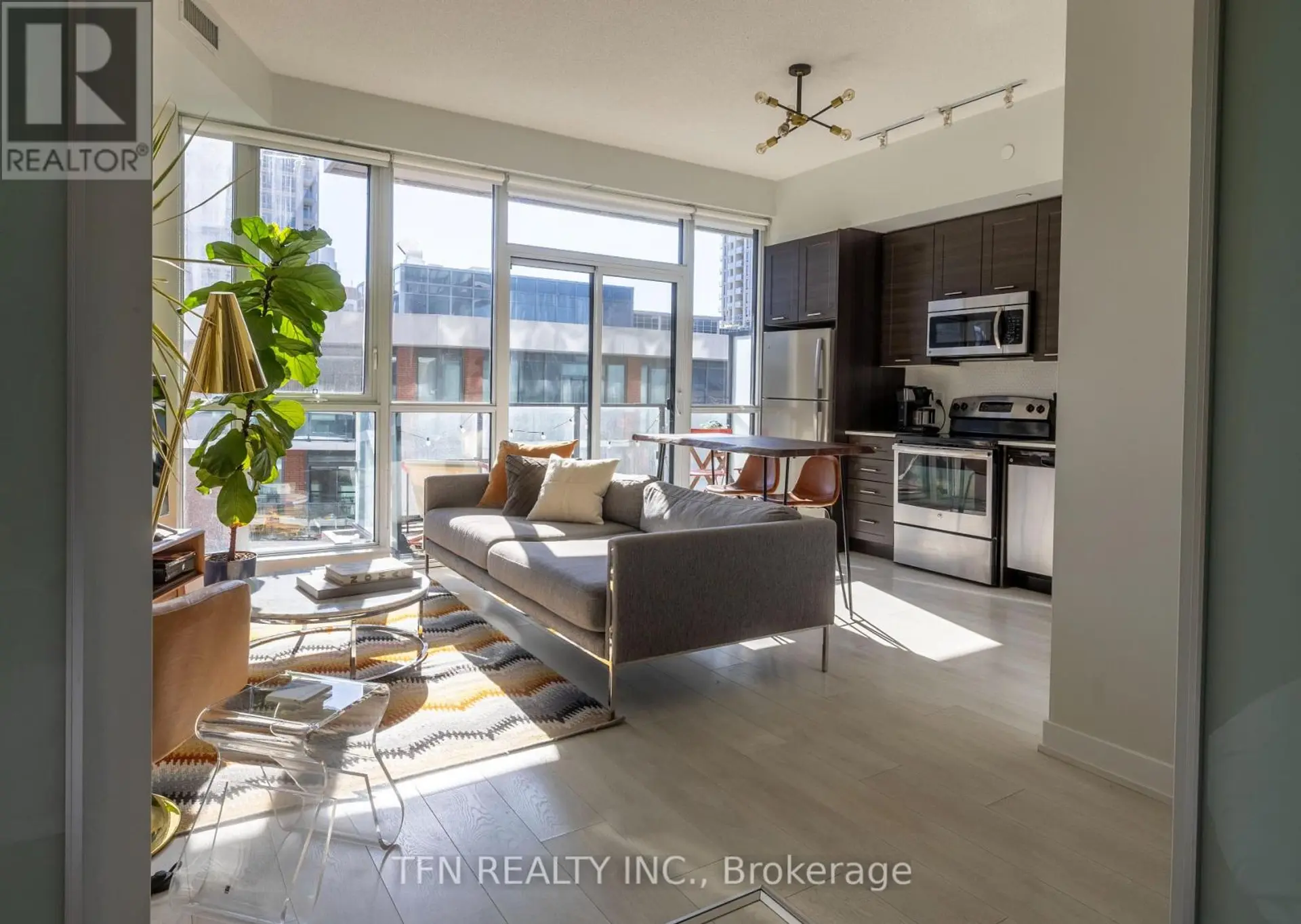 #726 50 BRUYERES MEWS - Image 1