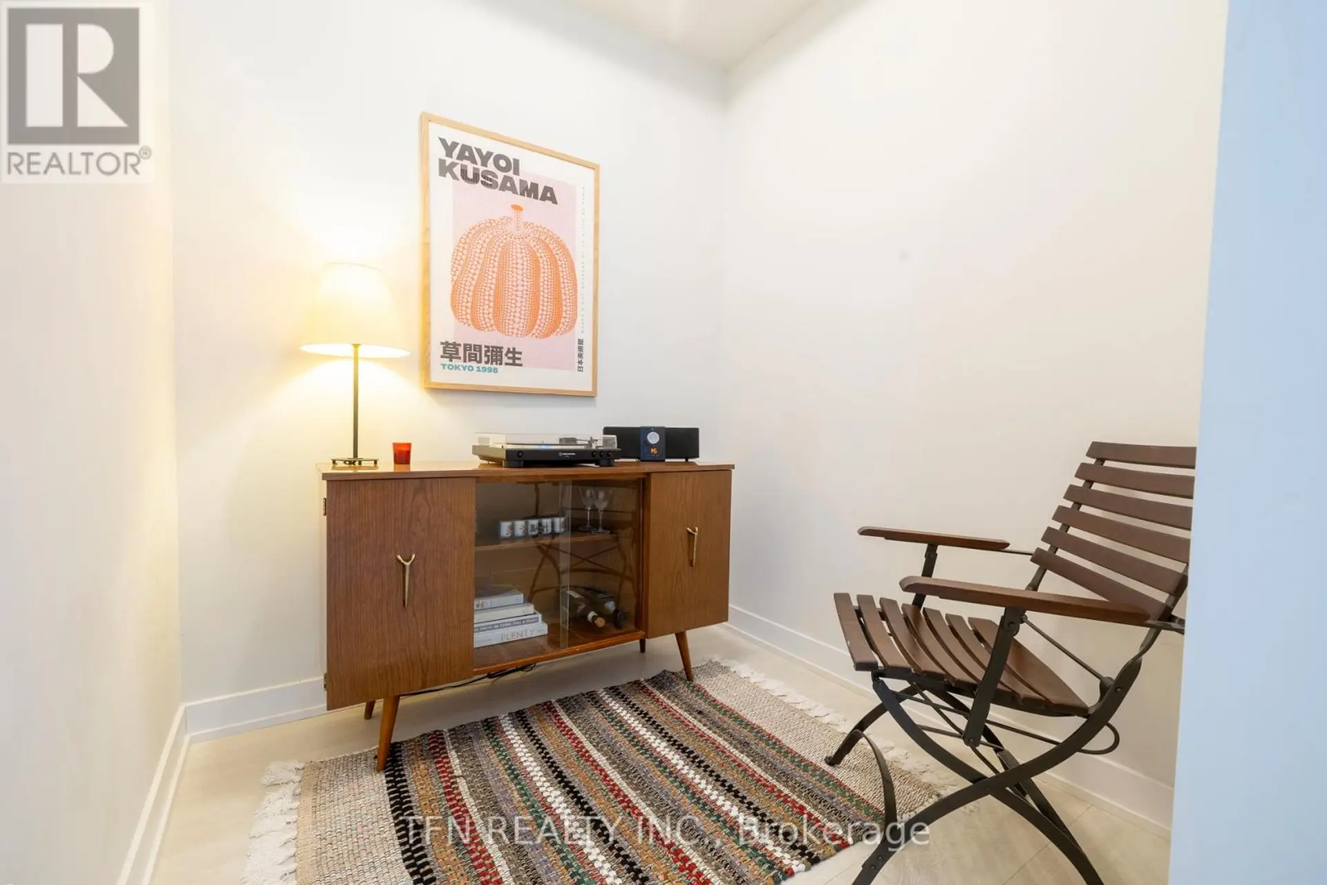#726 50 BRUYERES MEWS - Image 4