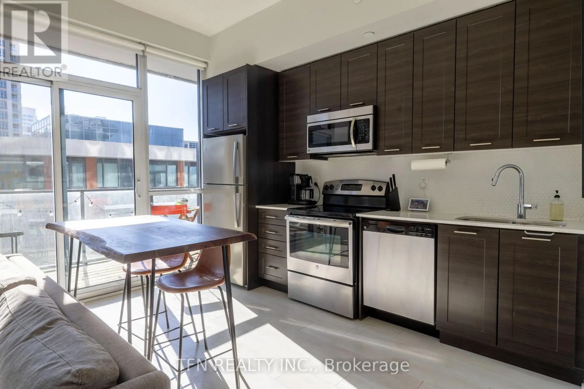 #726 50 BRUYERES MEWS - Image 9