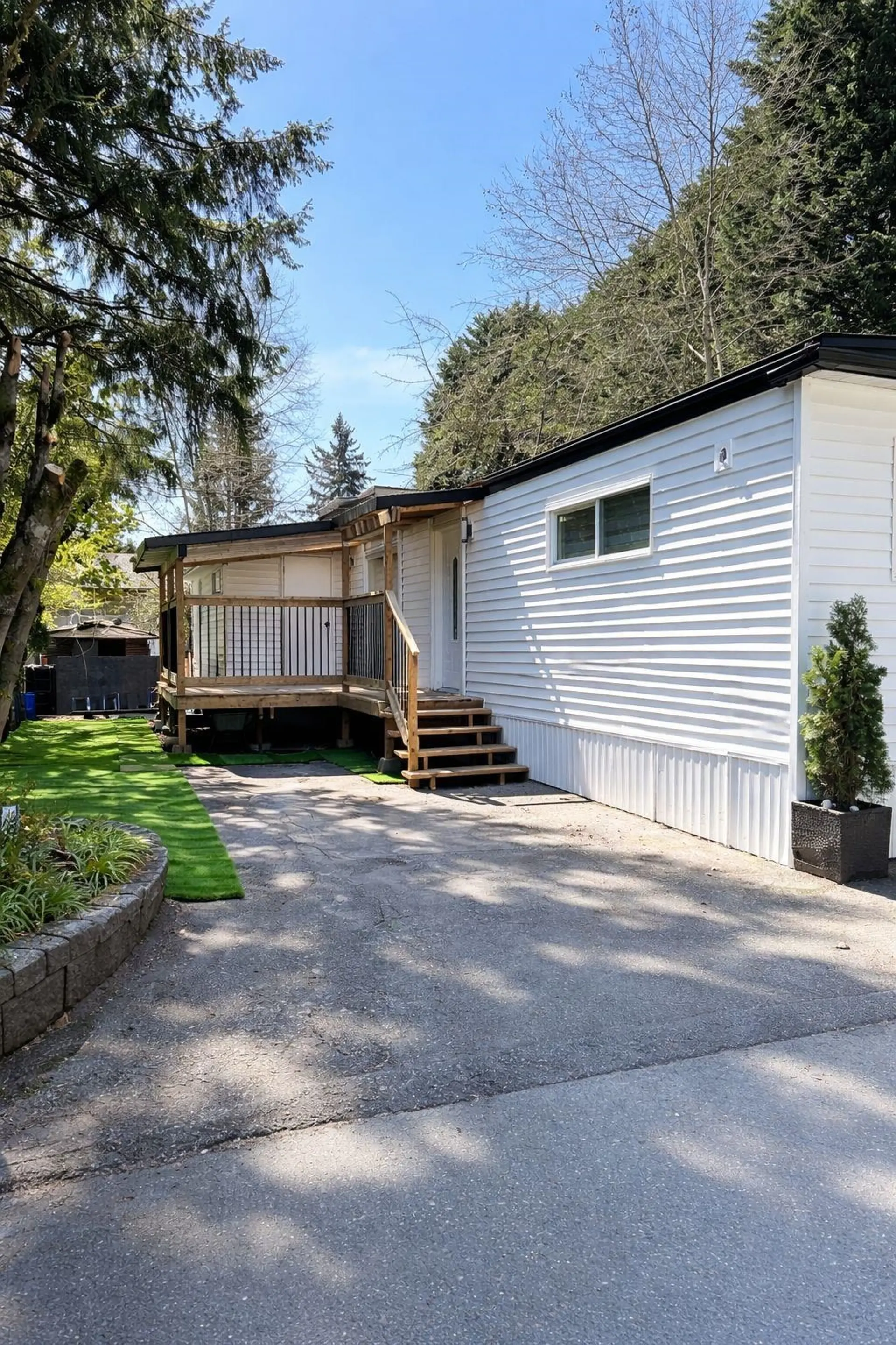 #6 6571 King George Boulevard - Image 2