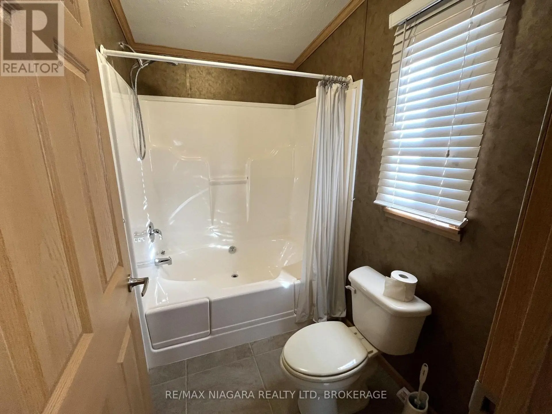 #260 3033 TOWNLINE ROAD - Image 12