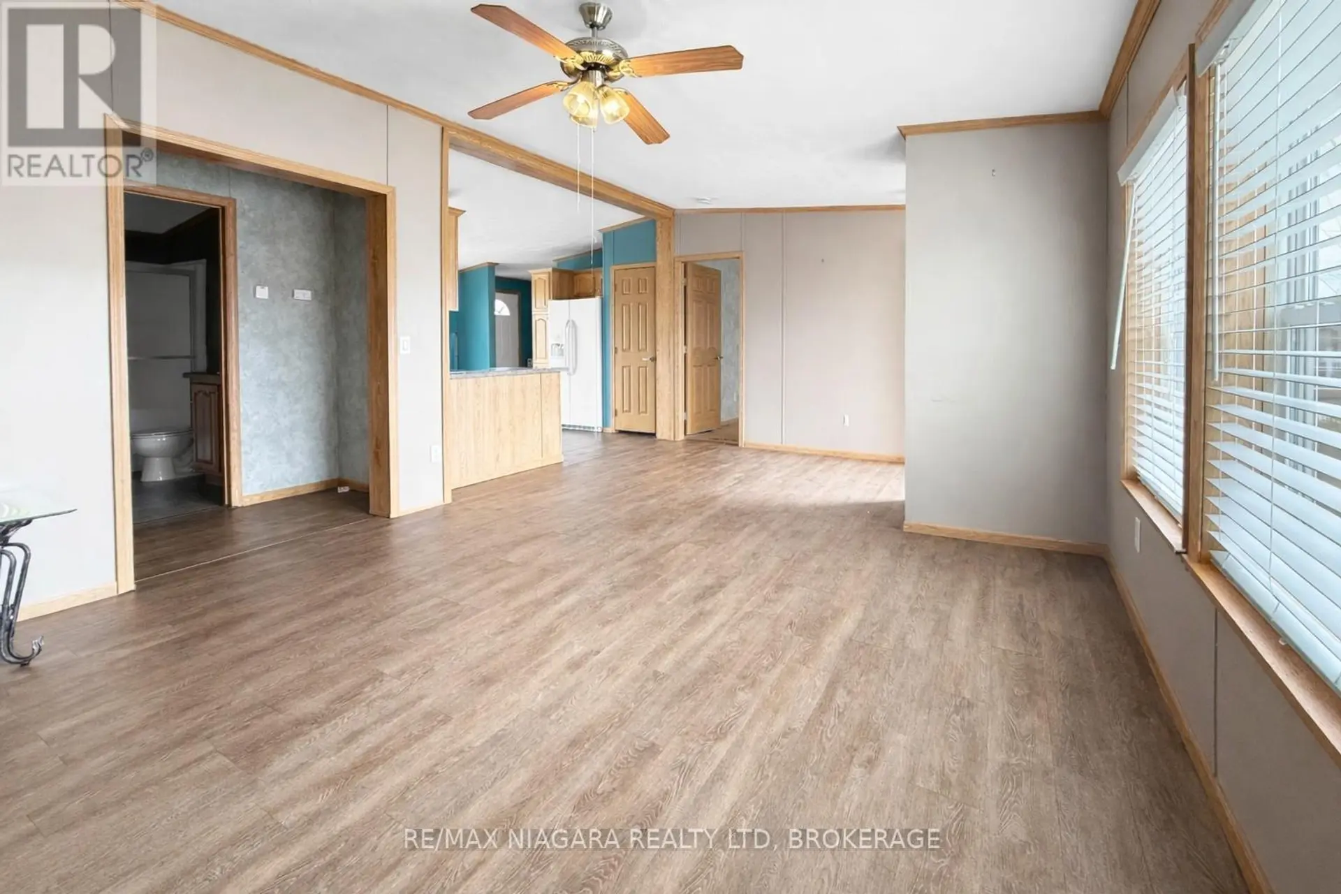 #260 3033 TOWNLINE ROAD - Image 4