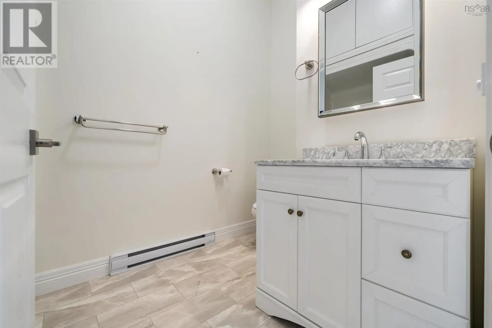 24 SUMMER HILL PLACE - Image 12