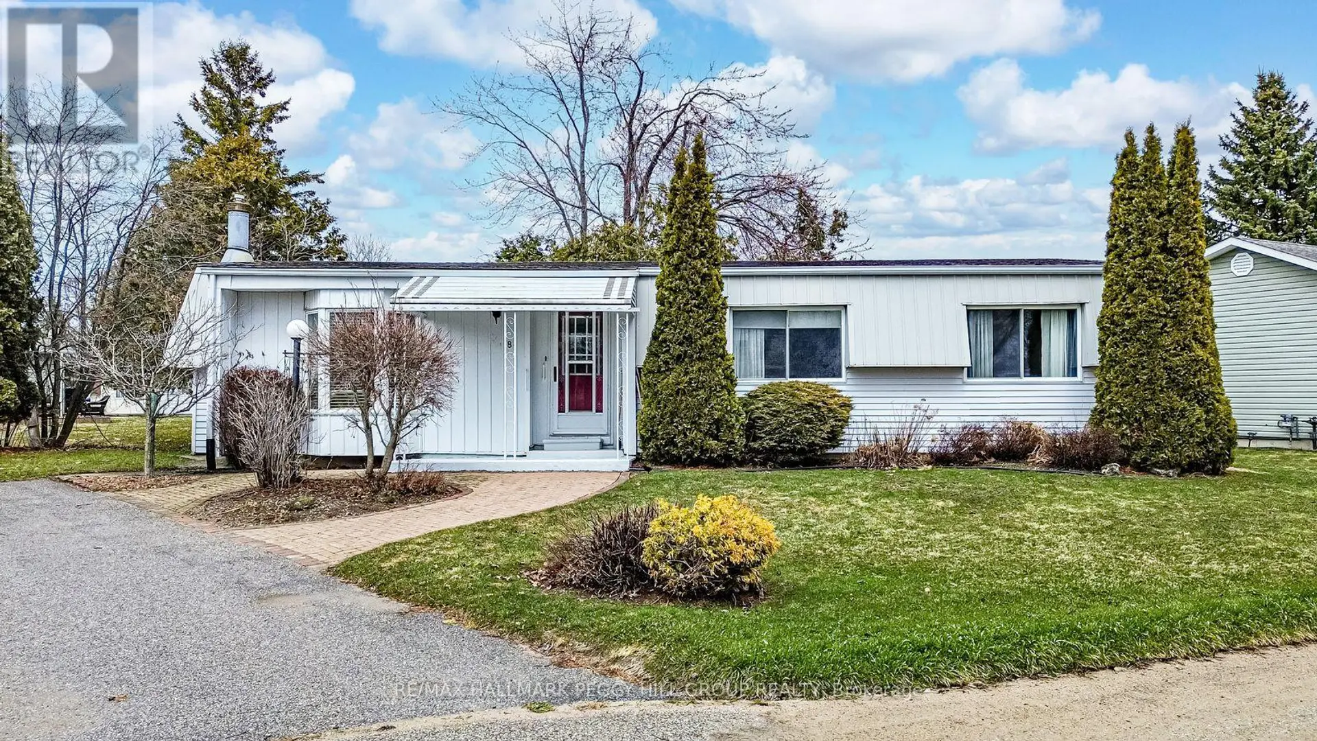 8 CARMANS COVE - Image 1