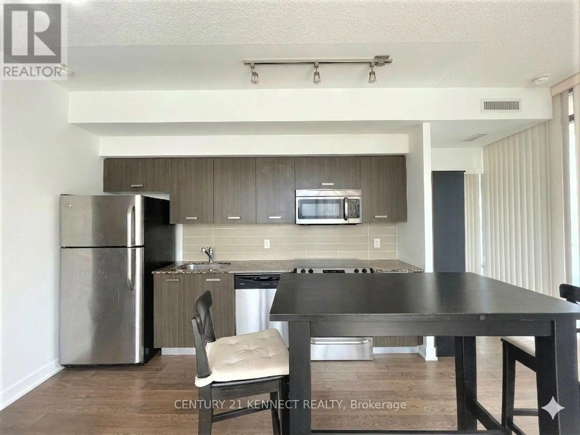 #608 832 BAY STREET - Image 3