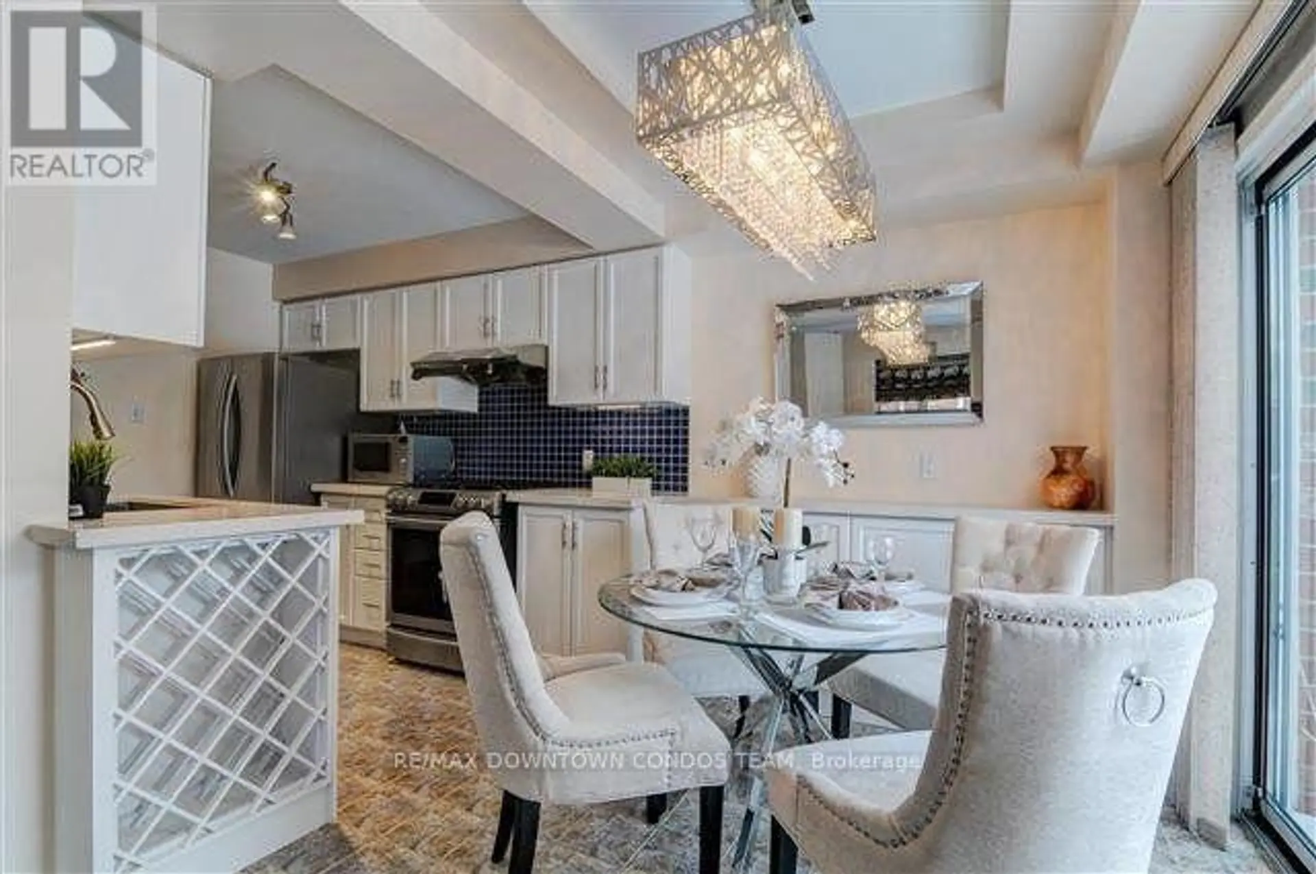 #154 18 CLARK AVENUE W - Image 12