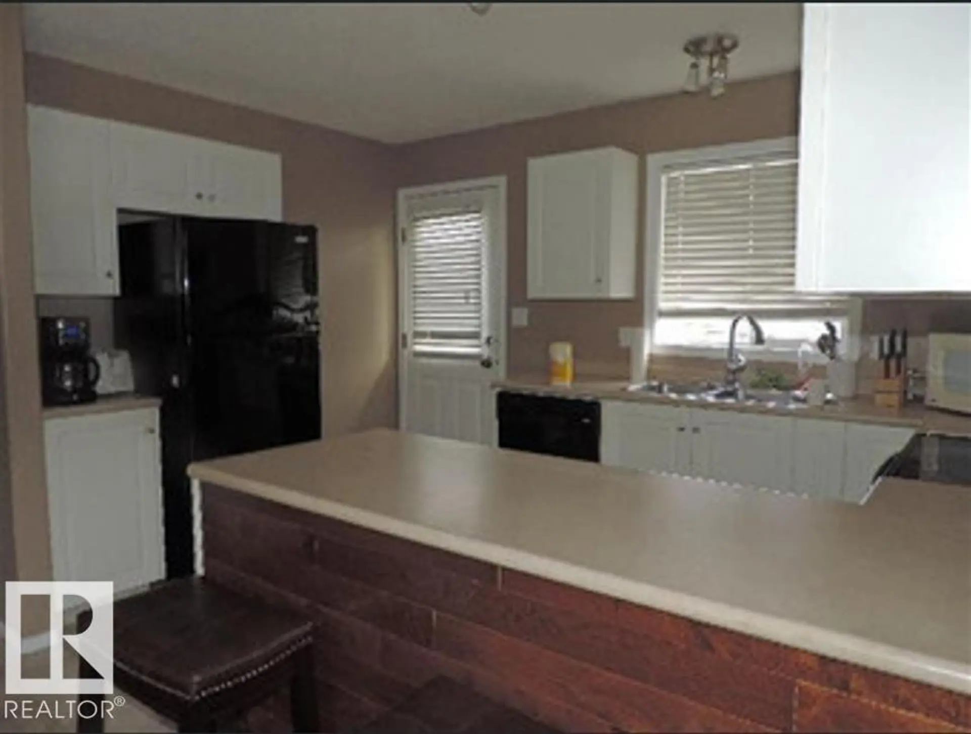 1318 8 AV - Image 6